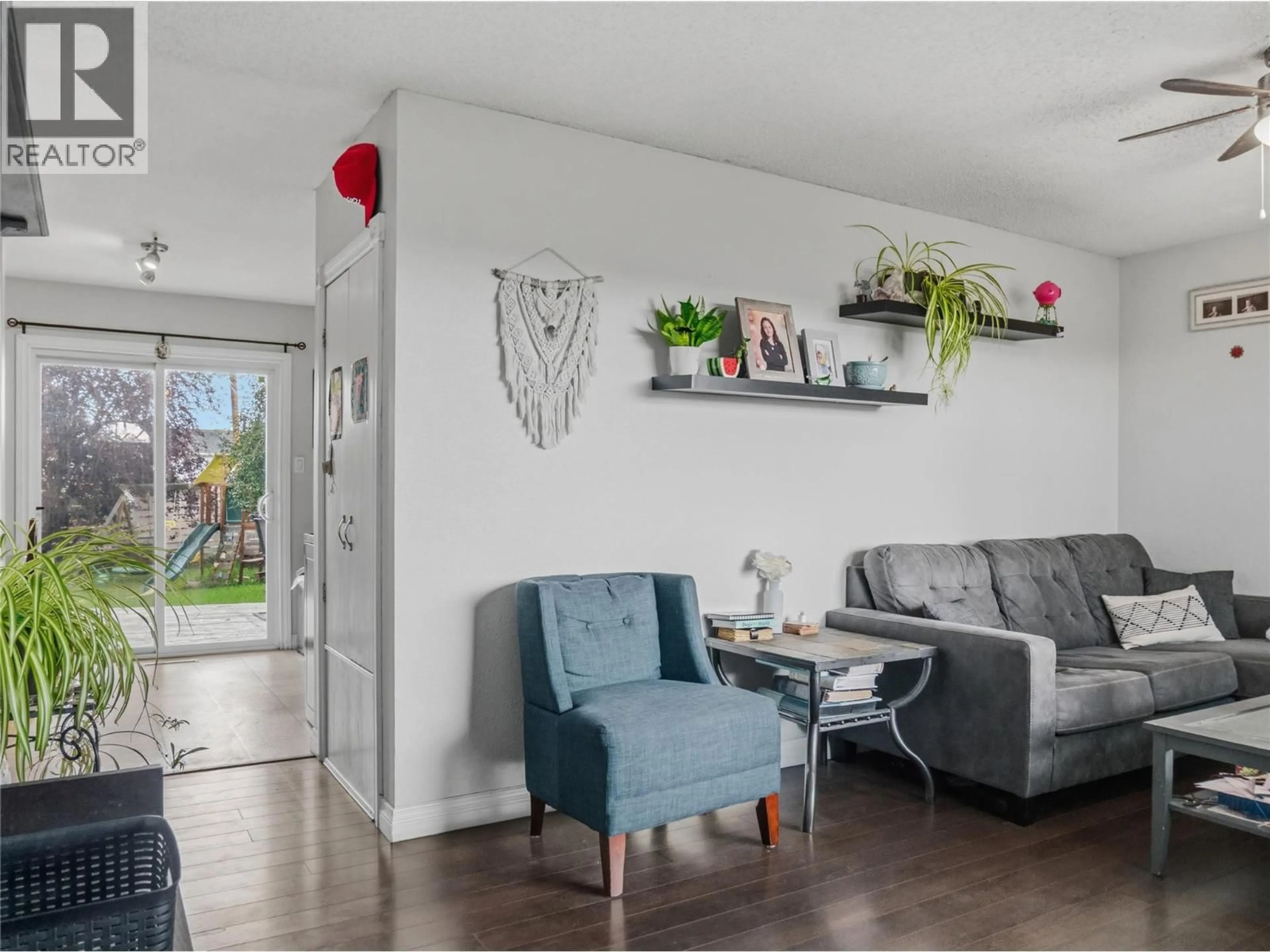 Living room with furniture, unknown for 408 96A AVENUE, Dawson Creek British Columbia V1G1M4