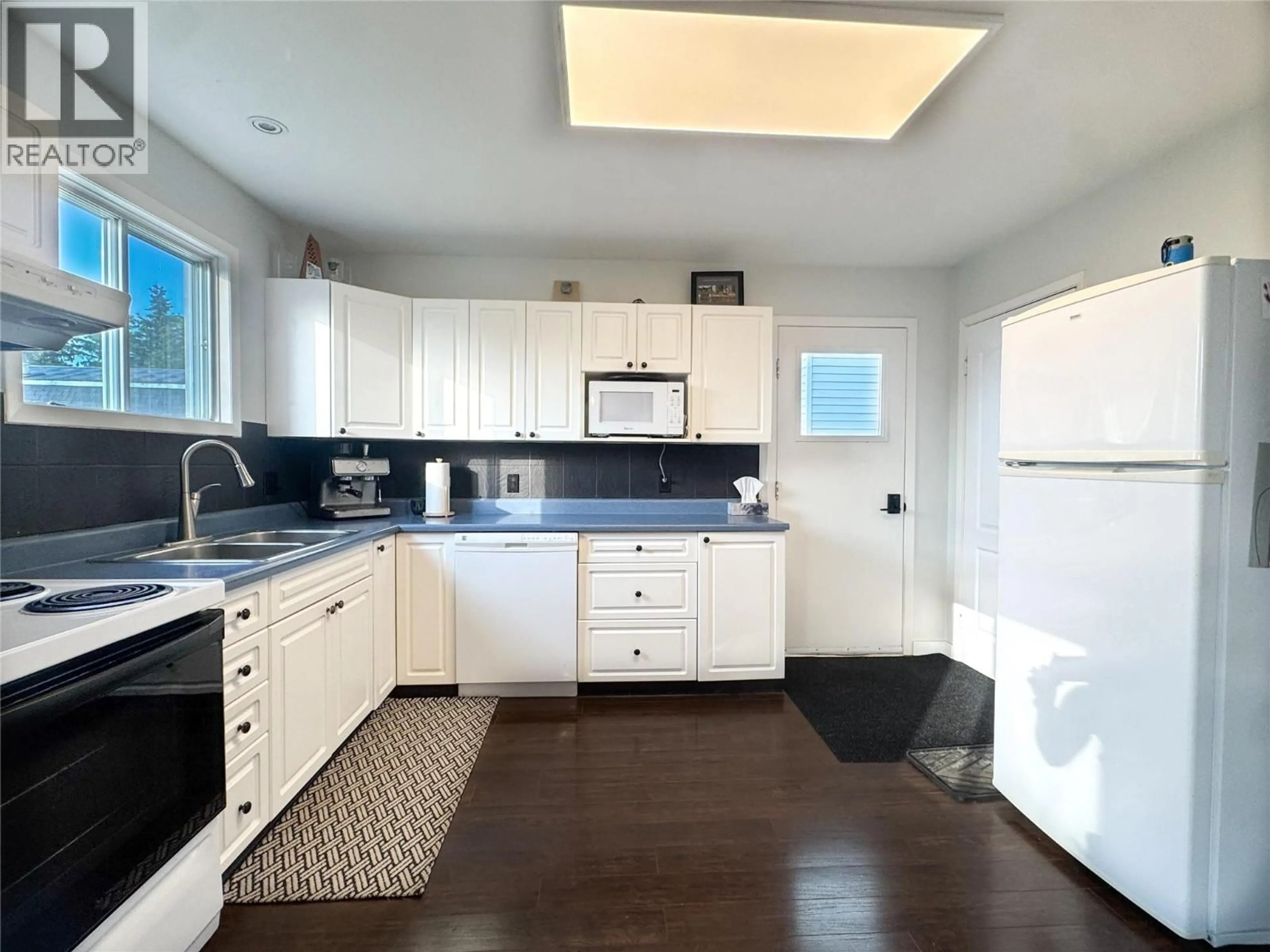 Standard kitchen, ceramic/tile floor for 175 VALLEYVIEW CRESCENT, Tumbler Ridge British Columbia V0C2W0