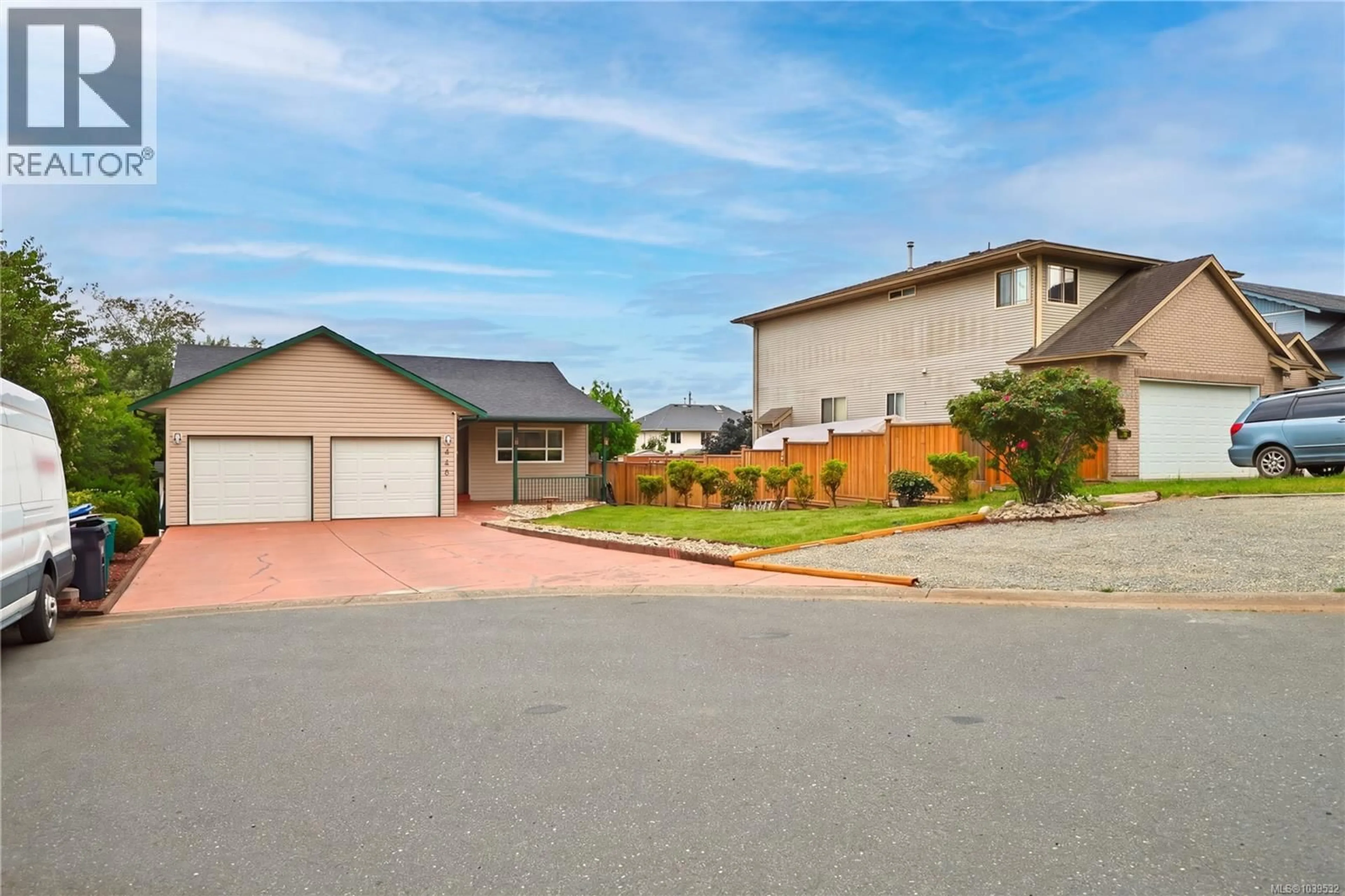A pic from outside/outdoor area/front of a property/back of a property/a pic from drone, street for 840 INEZ PLACE, Nanaimo British Columbia V9R7A3