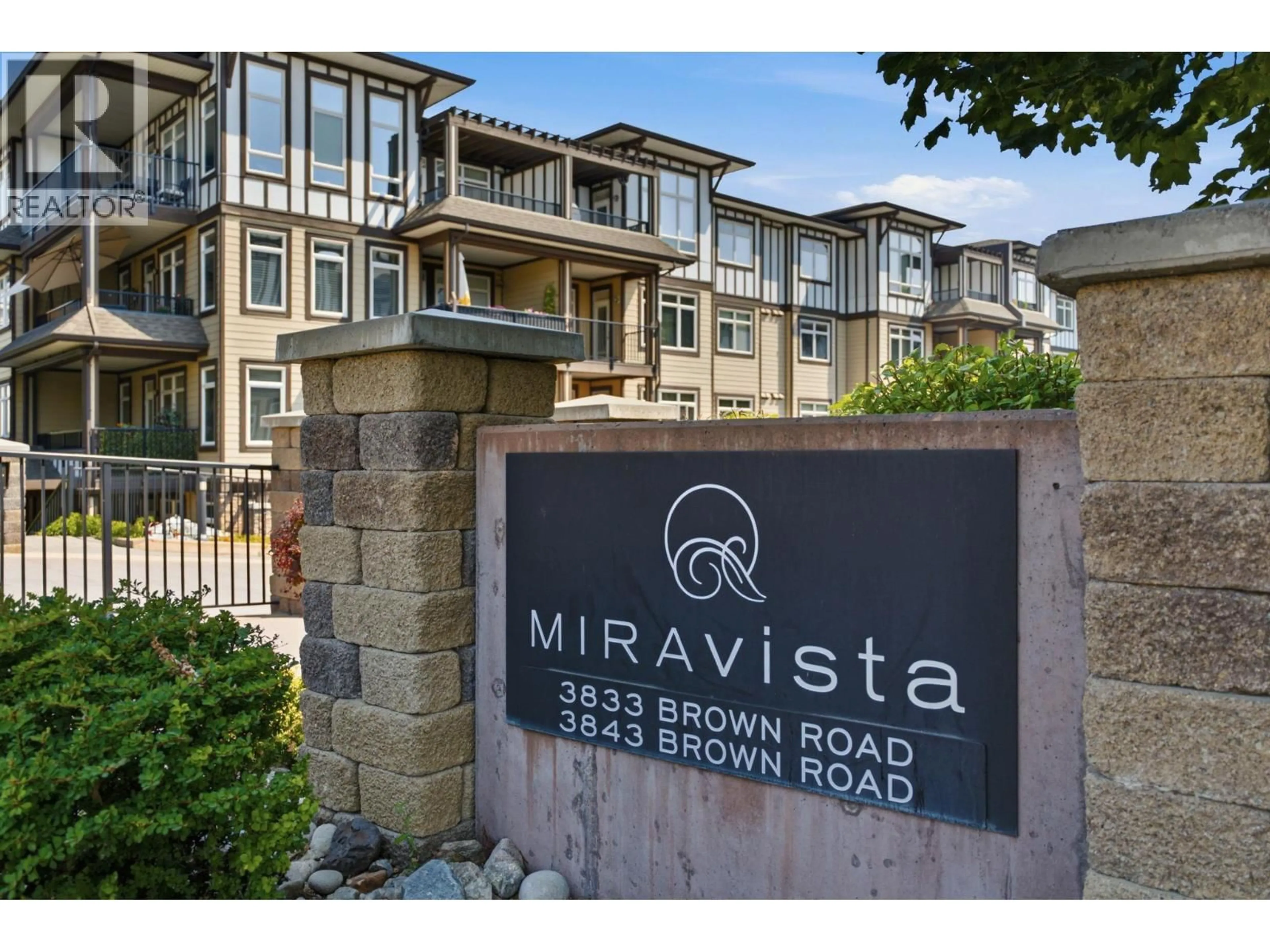 Indoor foyer for 1402 - 3833 BROWN ROAD, West Kelowna British Columbia V4T2J3
