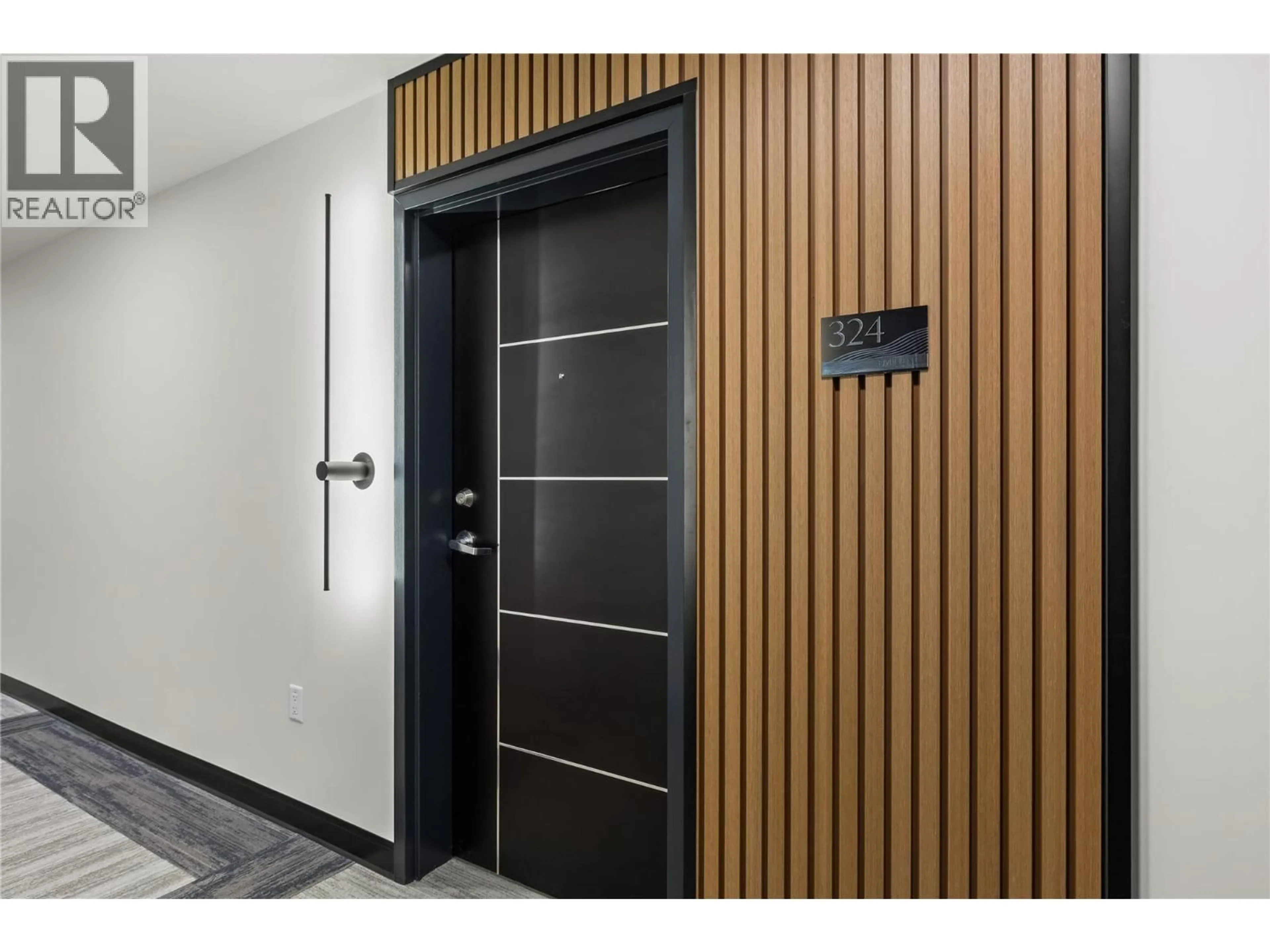 Indoor foyer for 324 - 630 BOYNTON PLACE, Kelowna British Columbia V1V3B8