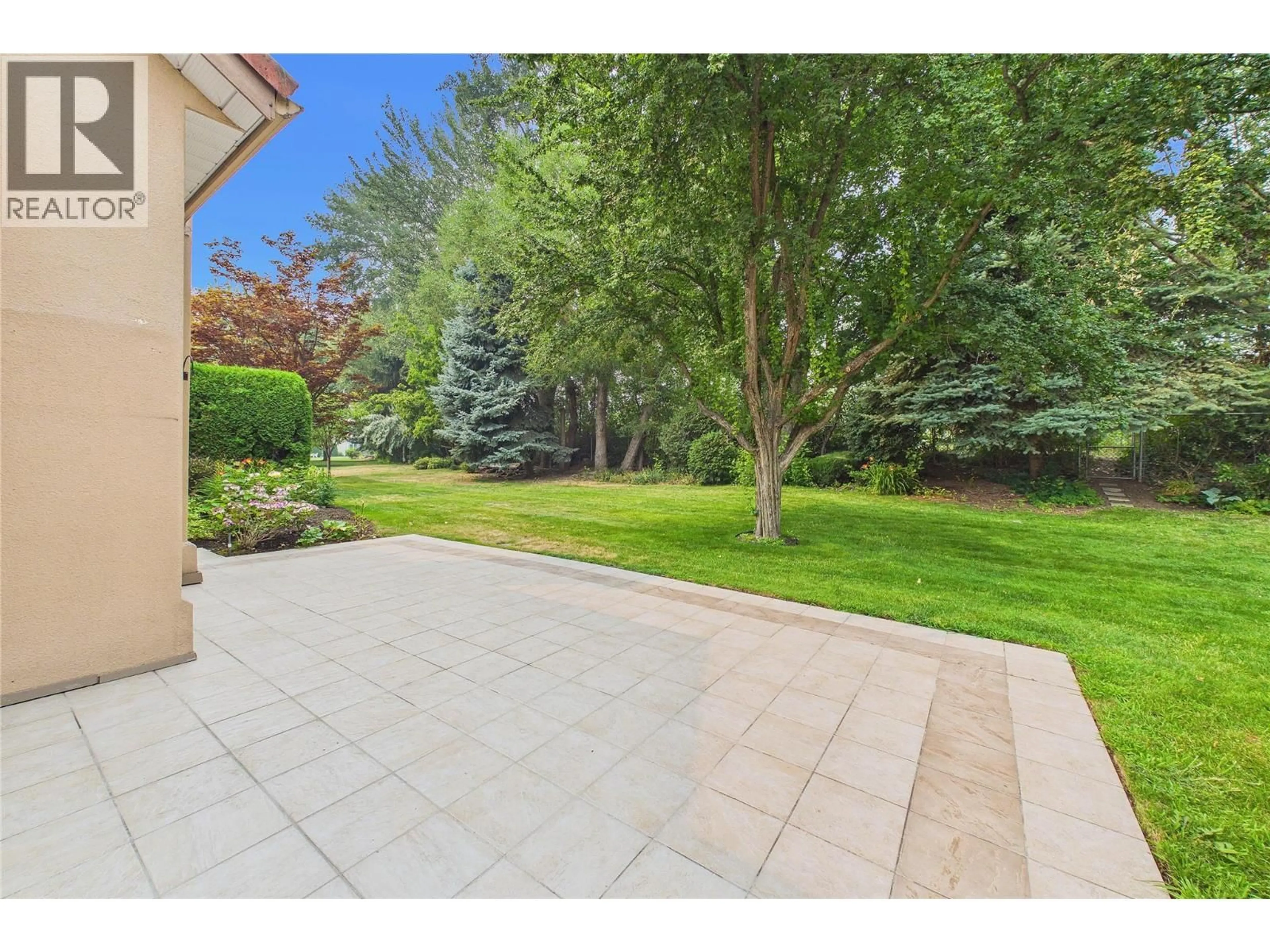 Patio, street for 105 - 650 LEXINGTON DRIVE, Kelowna British Columbia V1W3B6
