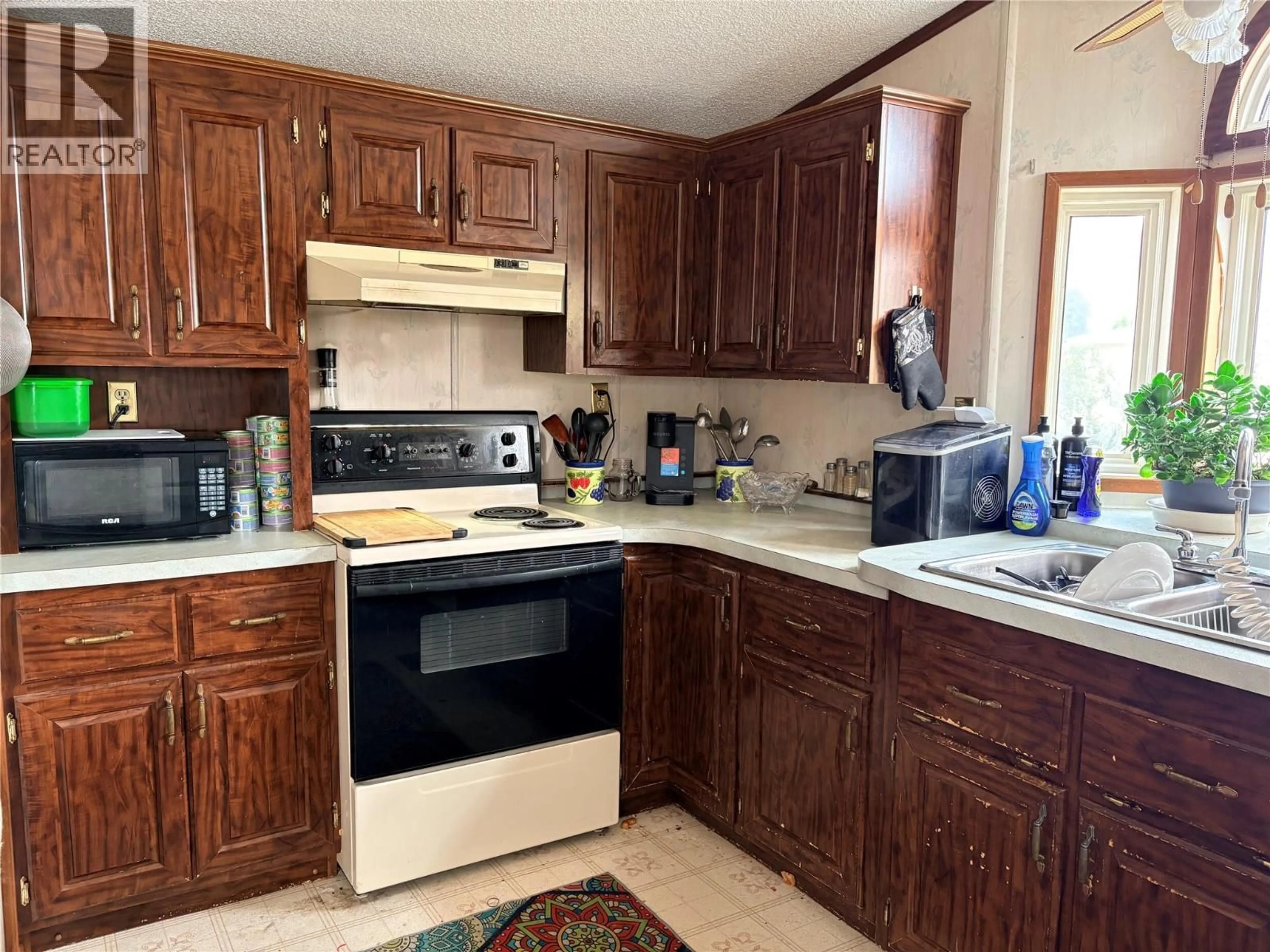 Standard kitchen, unknown for 165 - 1655 ORD ROAD, Kamloops British Columbia V2B7V6