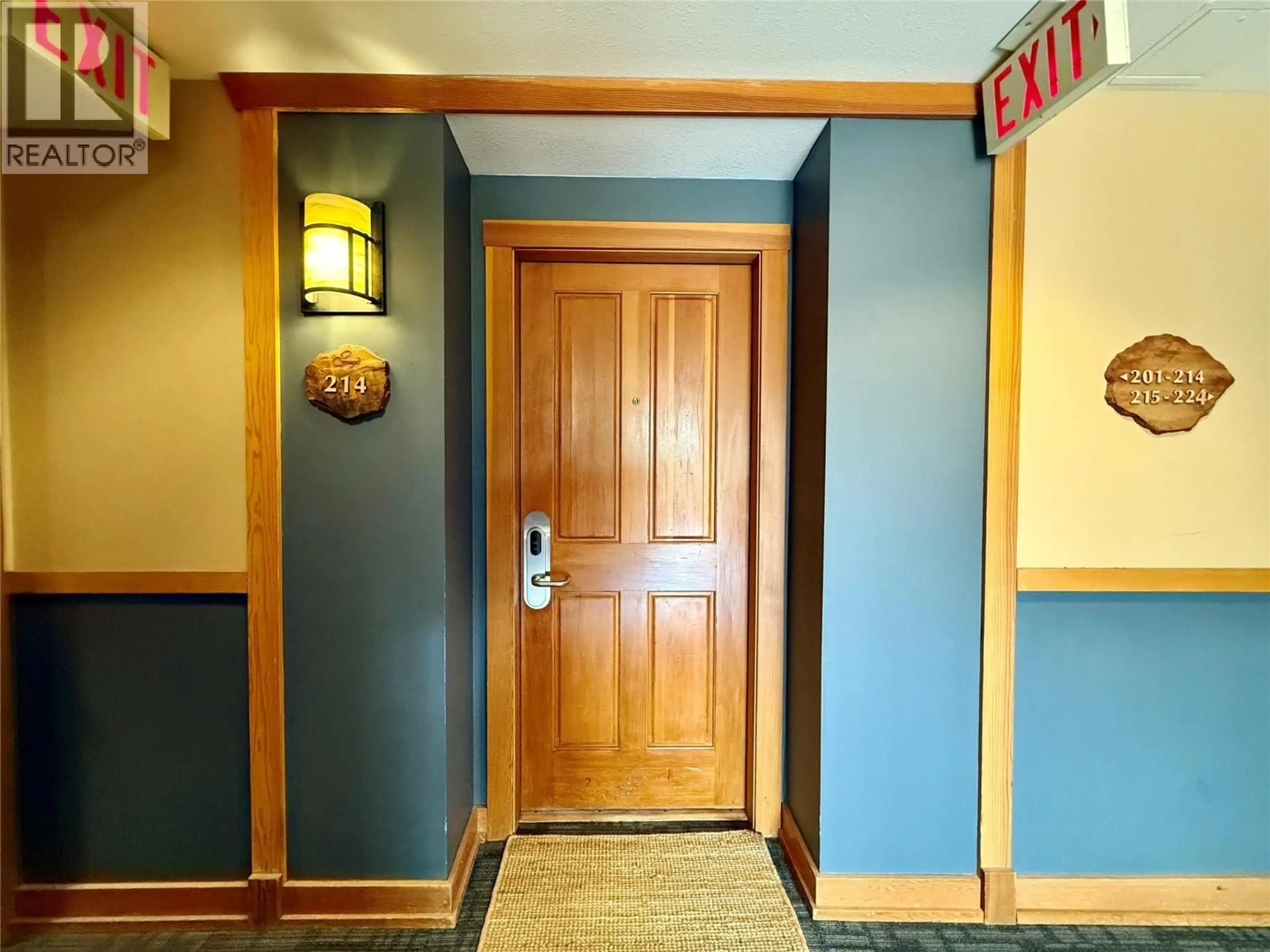 Indoor foyer for 214 - 2080 SUMMIT DRIVE, Panorama British Columbia V0A1T0