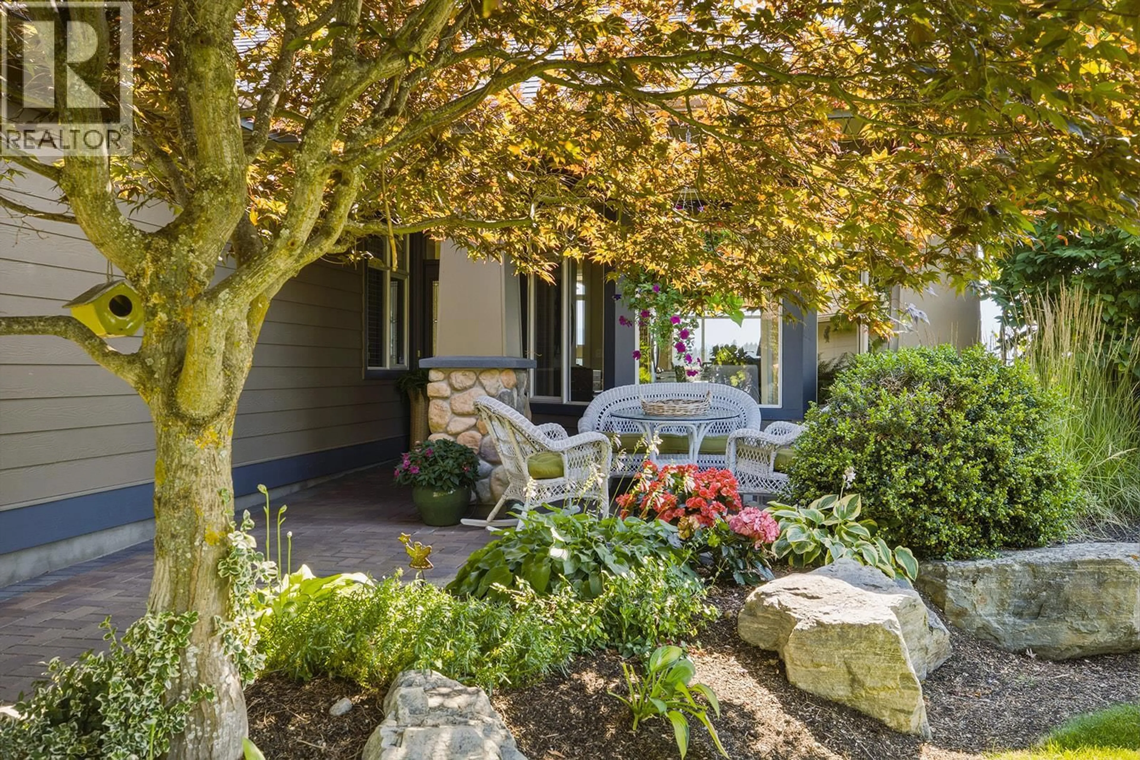 Patio, street for 10 - 3800 GALLAGHERS PINNACLE WAY, Kelowna British Columbia V1W3Z8