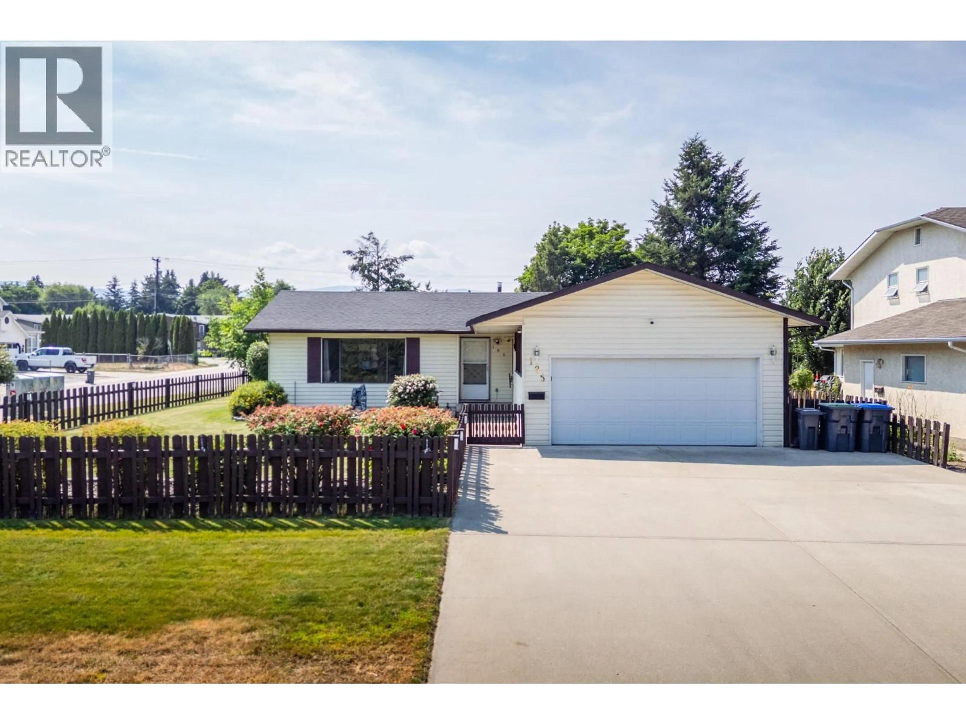 A pic from outside/outdoor area/front of a property/back of a property/a pic from drone, street for 195 FELIX ROAD, Kelowna British Columbia V1X6X8
