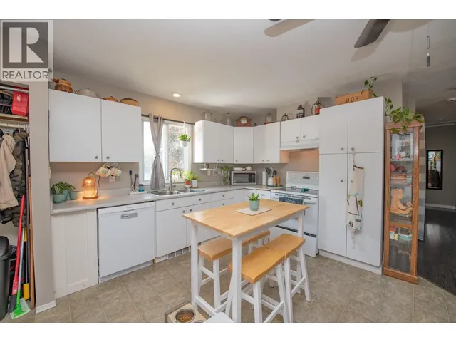3313 BELAIRE DRIVE, Armstrong 5