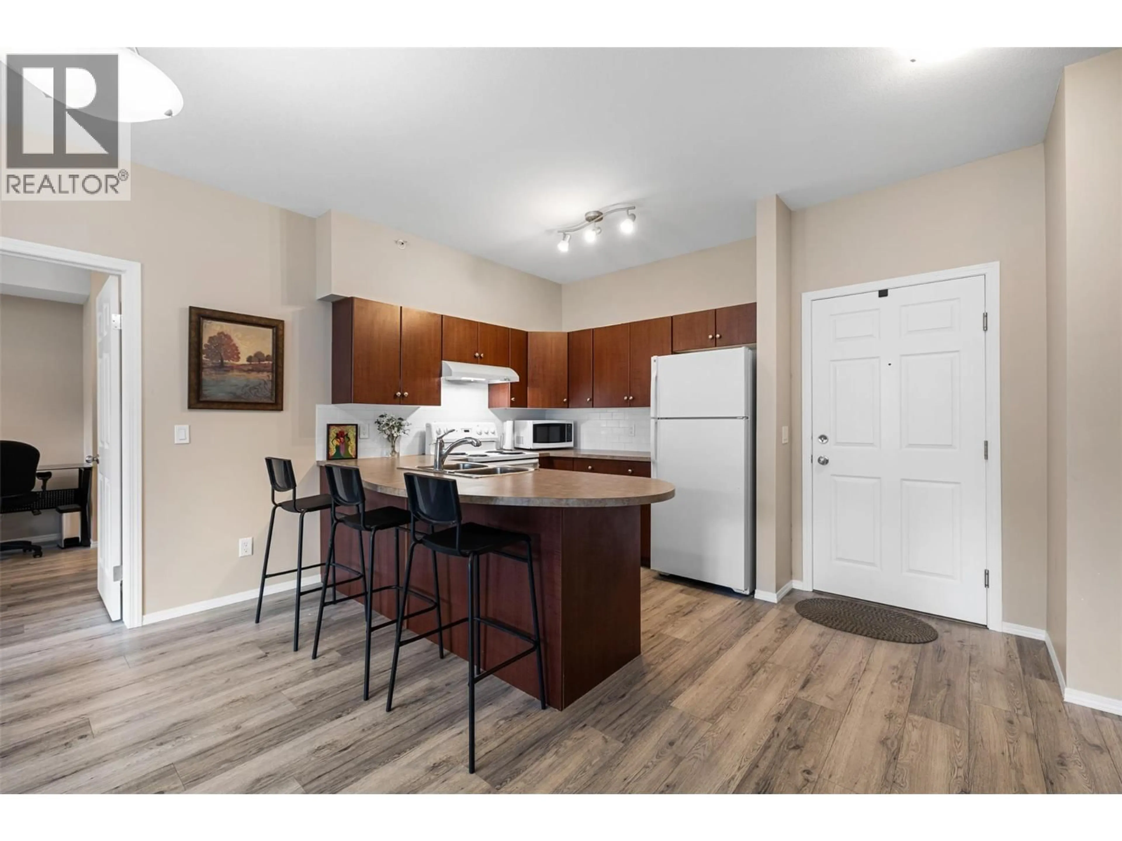 Standard kitchen, wood/laminate floor for 1619 - 1875 COUNTRY CLUB DRIVE, Kelowna British Columbia V1V2W7