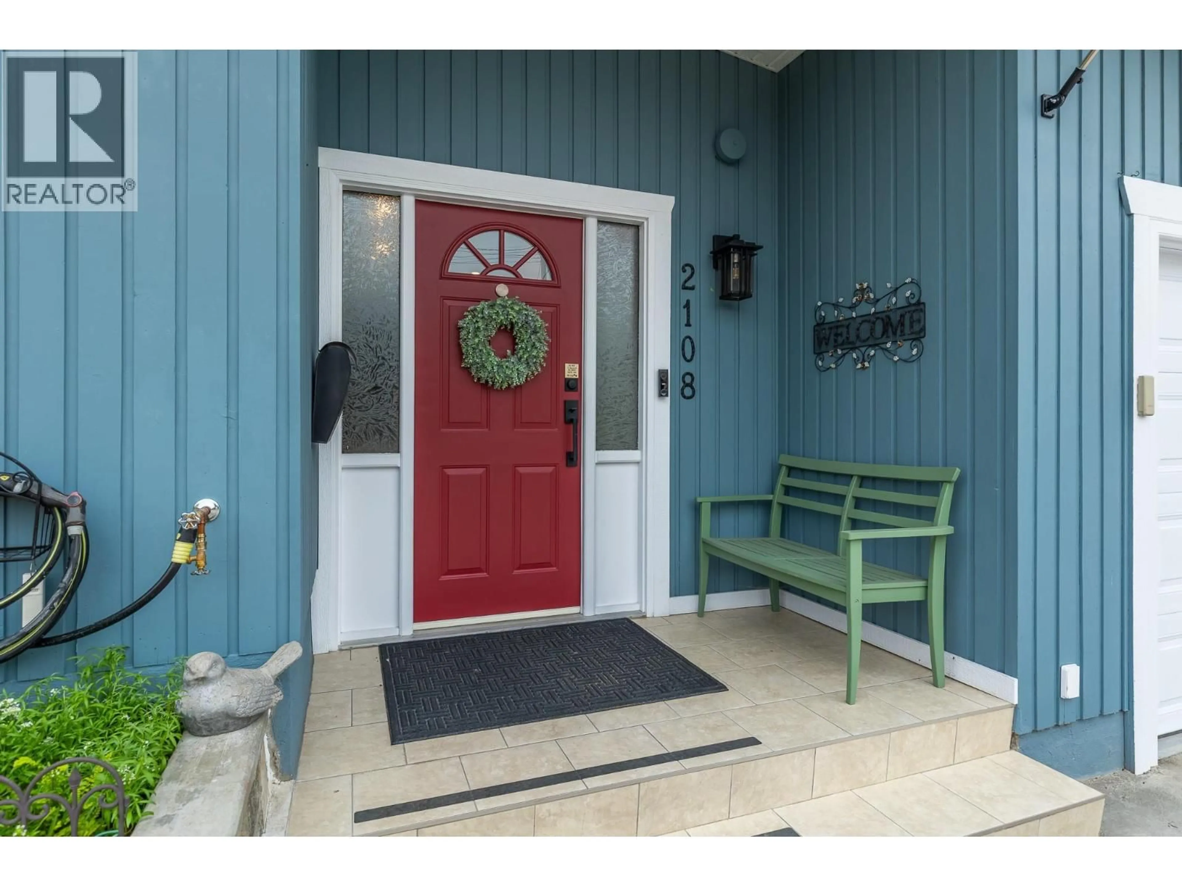 Indoor entryway for 2108 41 AVENUE, Vernon British Columbia V1T3G8