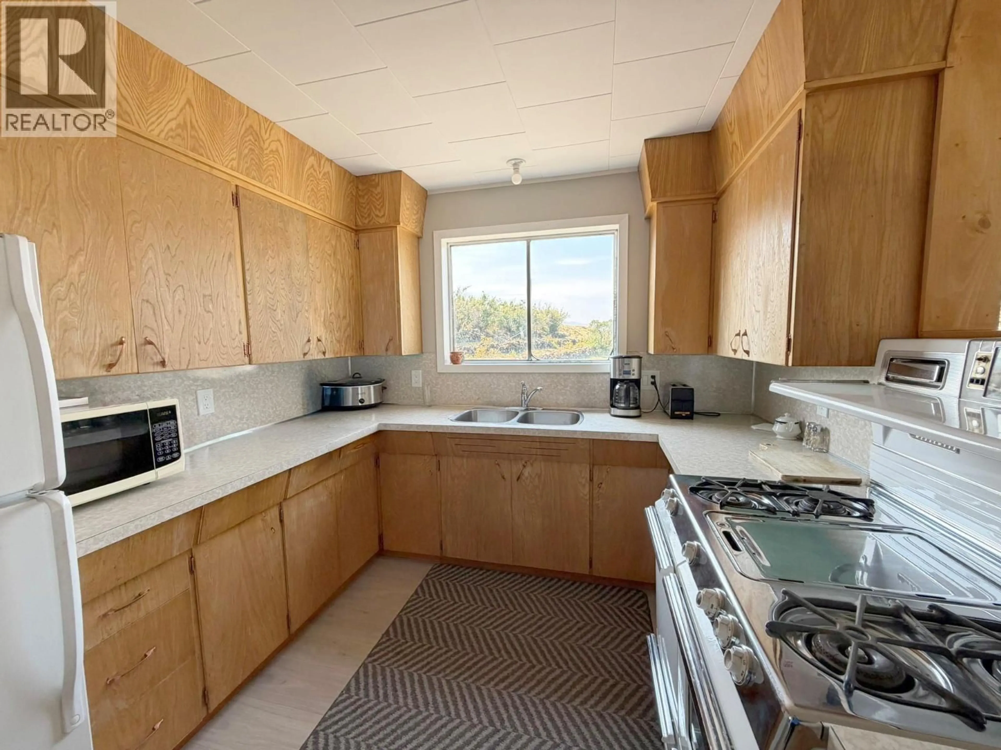 Standard kitchen, unknown for 130 BALLOU ROAD, Kamloops British Columbia V0K2J0