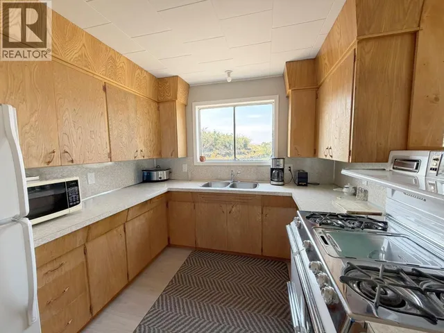 130 BALLOU ROAD, Kamloops 3
