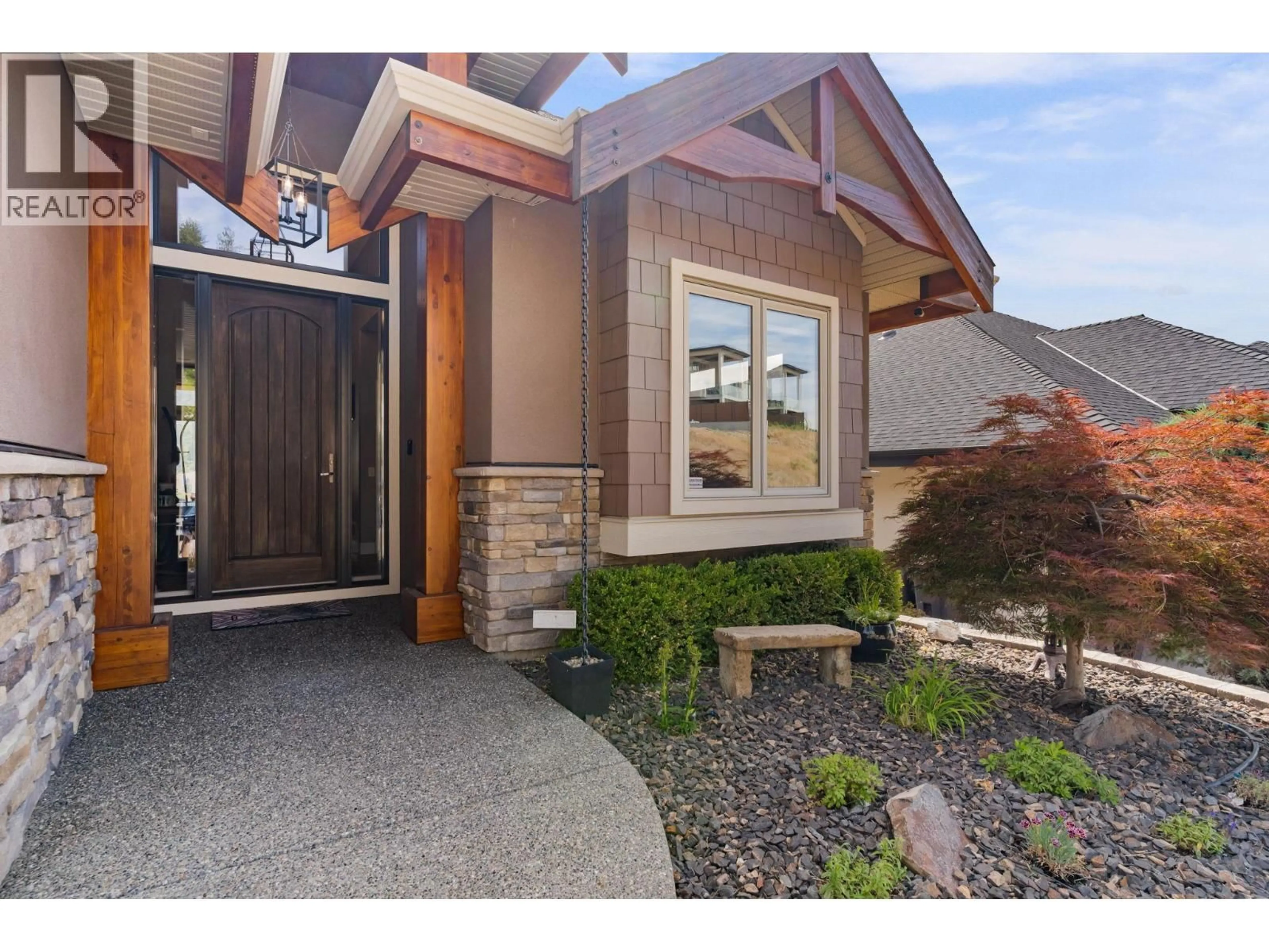 Indoor entryway for 1084 STOCKLEY STREET, Kelowna British Columbia V1P1R6
