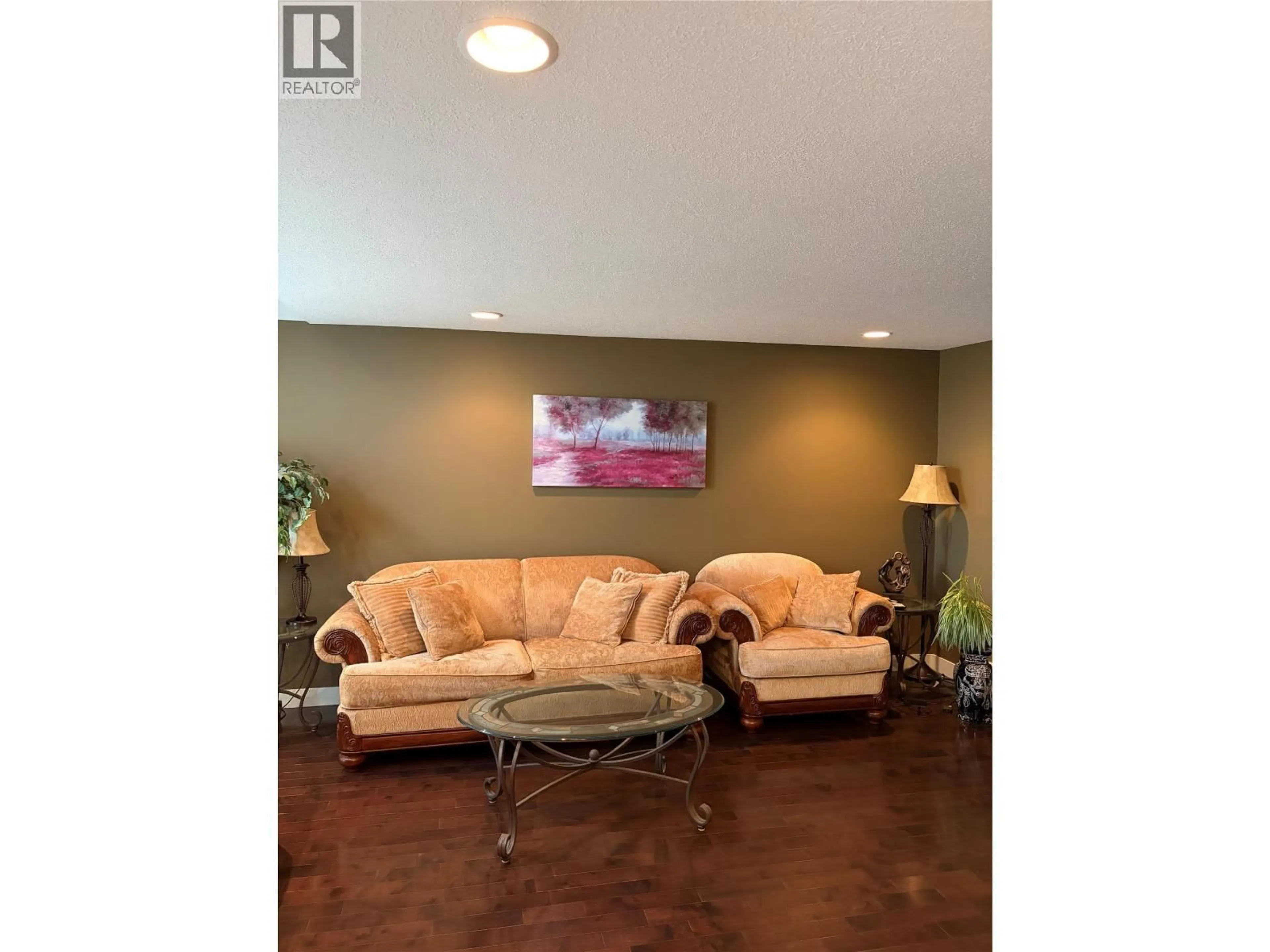 Living room with furniture, unknown for 988 ARLINGTON COURT, Kamloops British Columbia V2B8T4