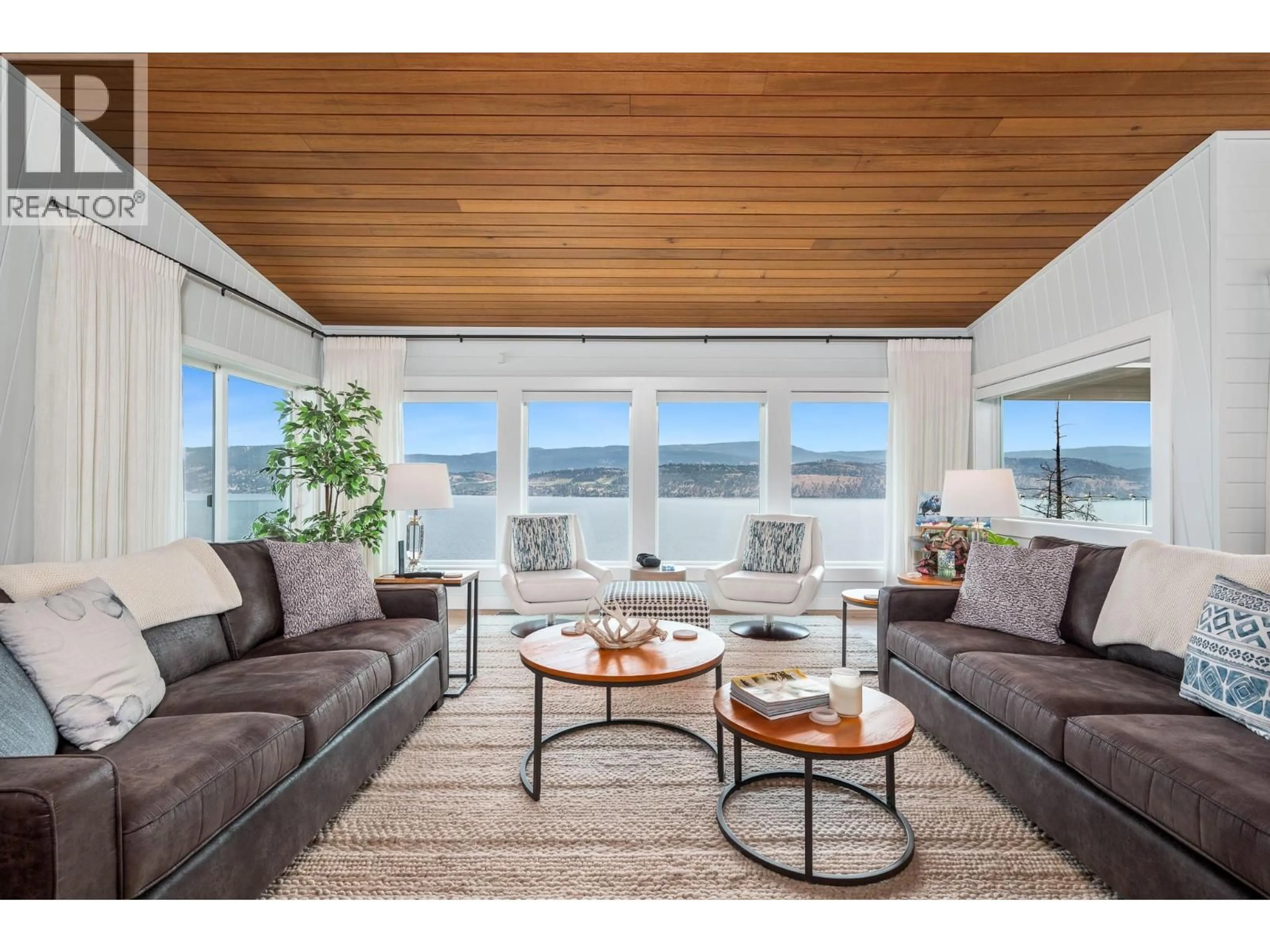 Living room with furniture, unknown for 3723 WESTSIDE ROAD NORTH, Kelowna British Columbia V1Z3W8