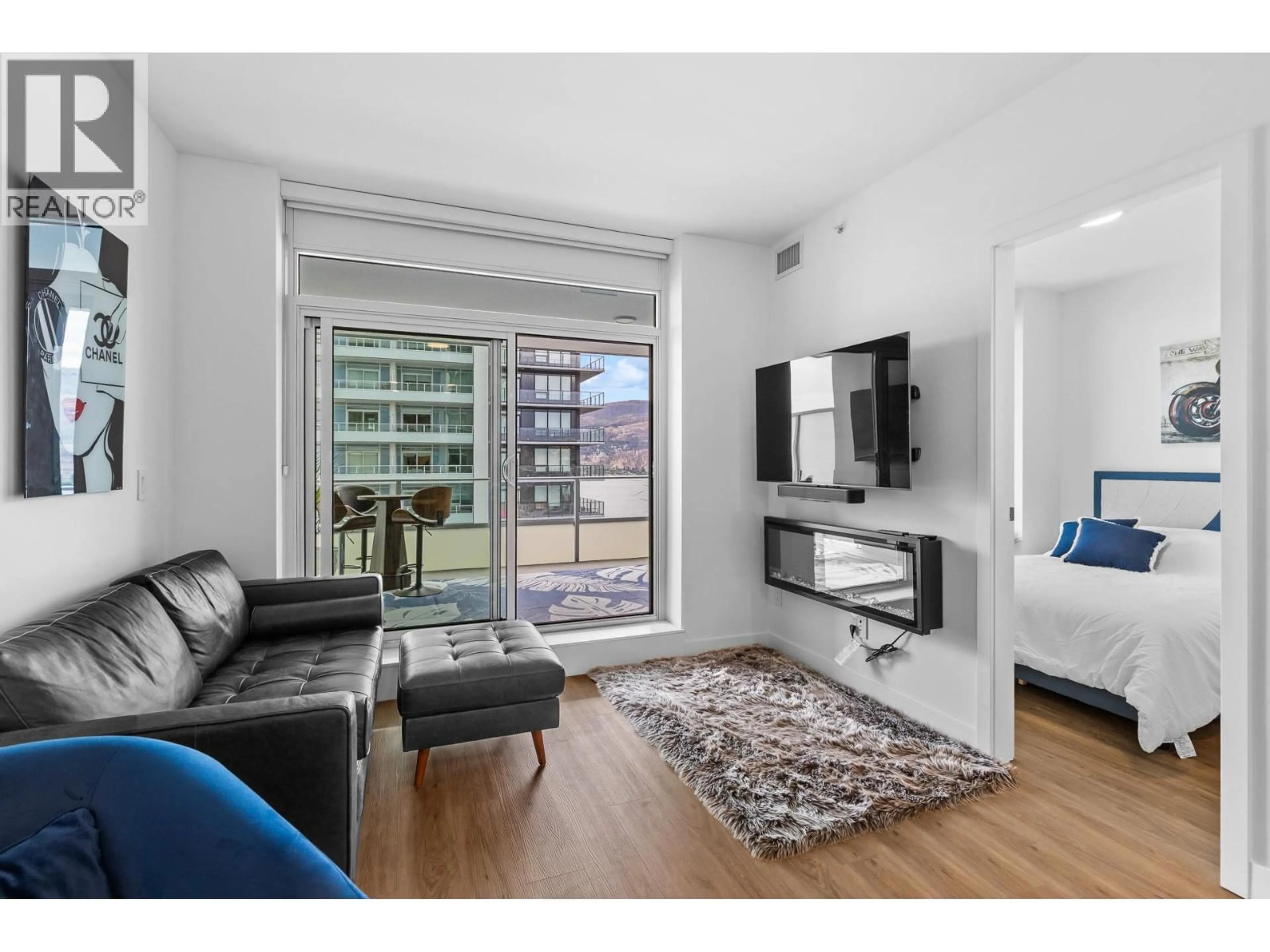 Living room with furniture, unknown for 1808 - 1626 WATER STREET, Kelowna British Columbia V1Y0N7