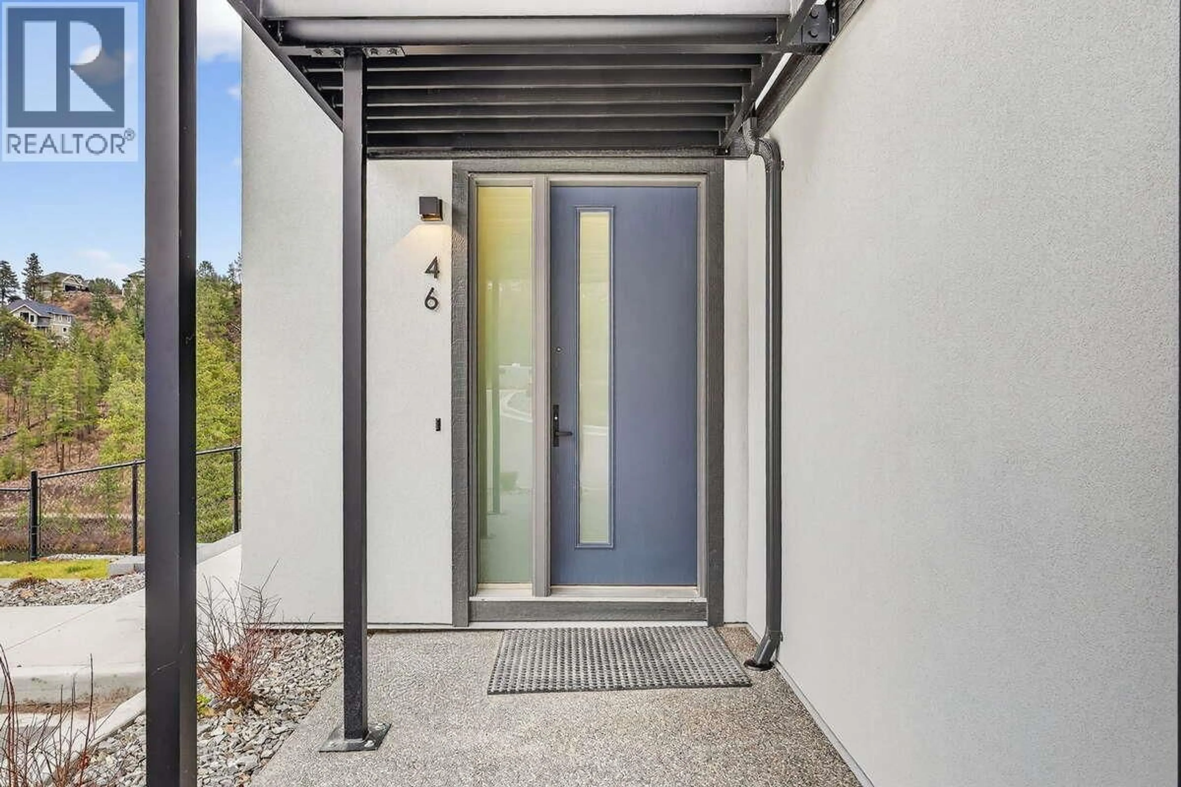Indoor entryway for 46 - 1550 UNION ROAD, Kelowna British Columbia V1V0G9