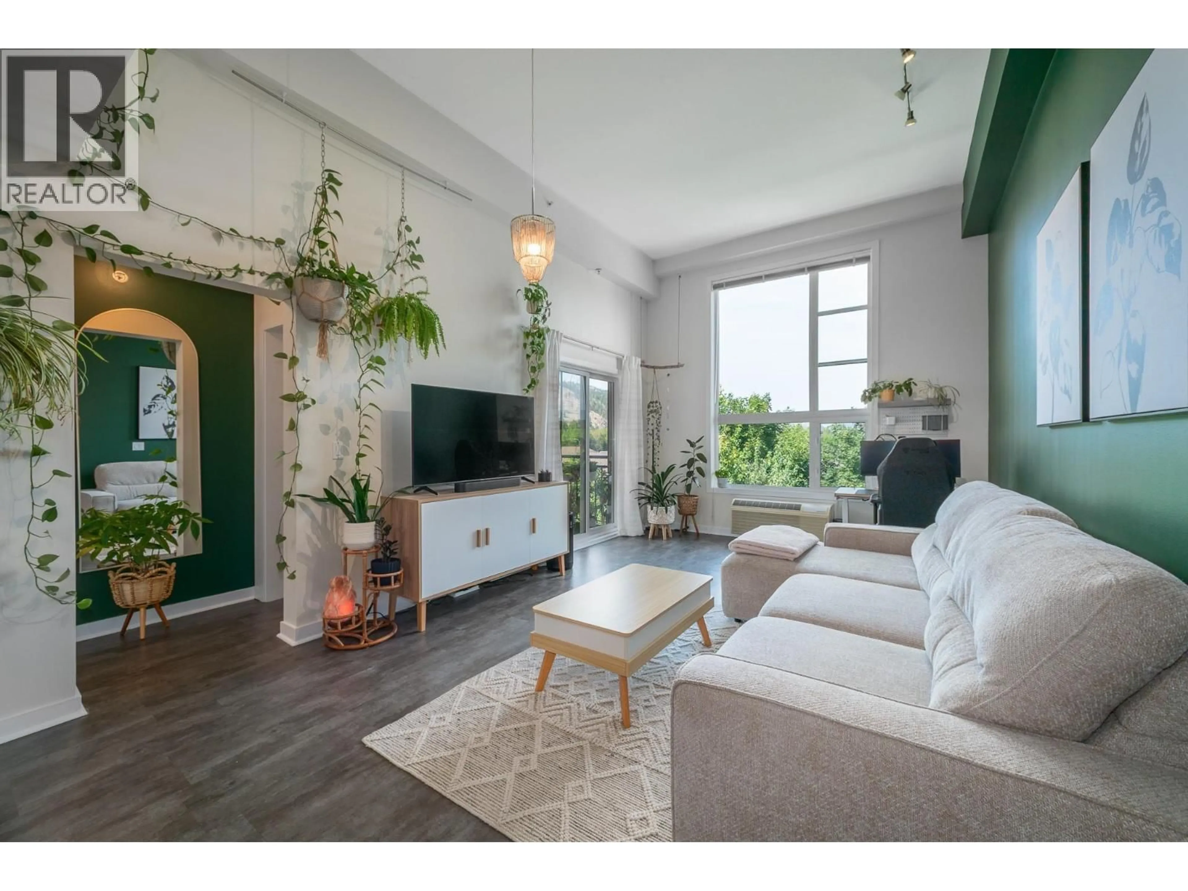Living room with furniture, unknown for 417 - 533 YATES ROAD, Kelowna British Columbia V1V2T7