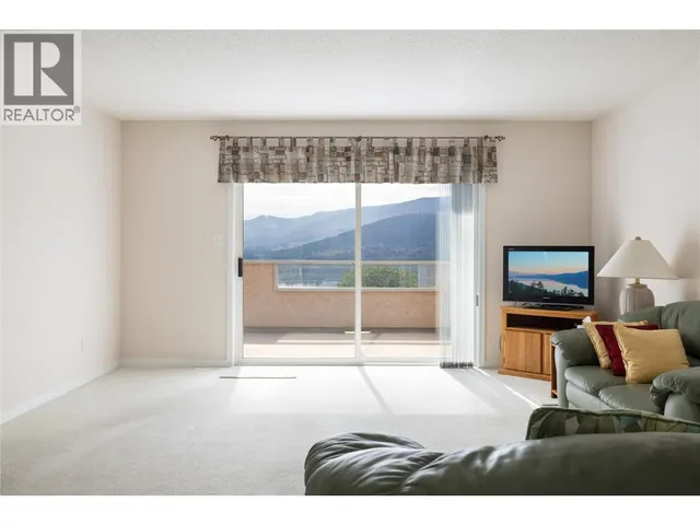 8770 CLERKE ROAD, Coldstream 3