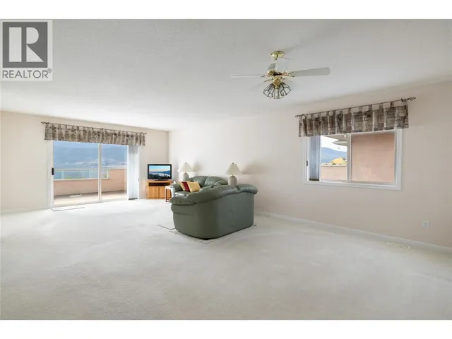 8770 CLERKE ROAD, Coldstream 4