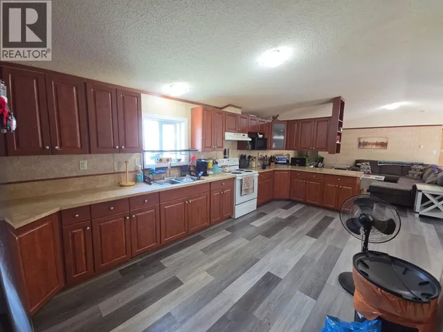 5277 45 STREET SOUTHEAST, Chetwynd 5