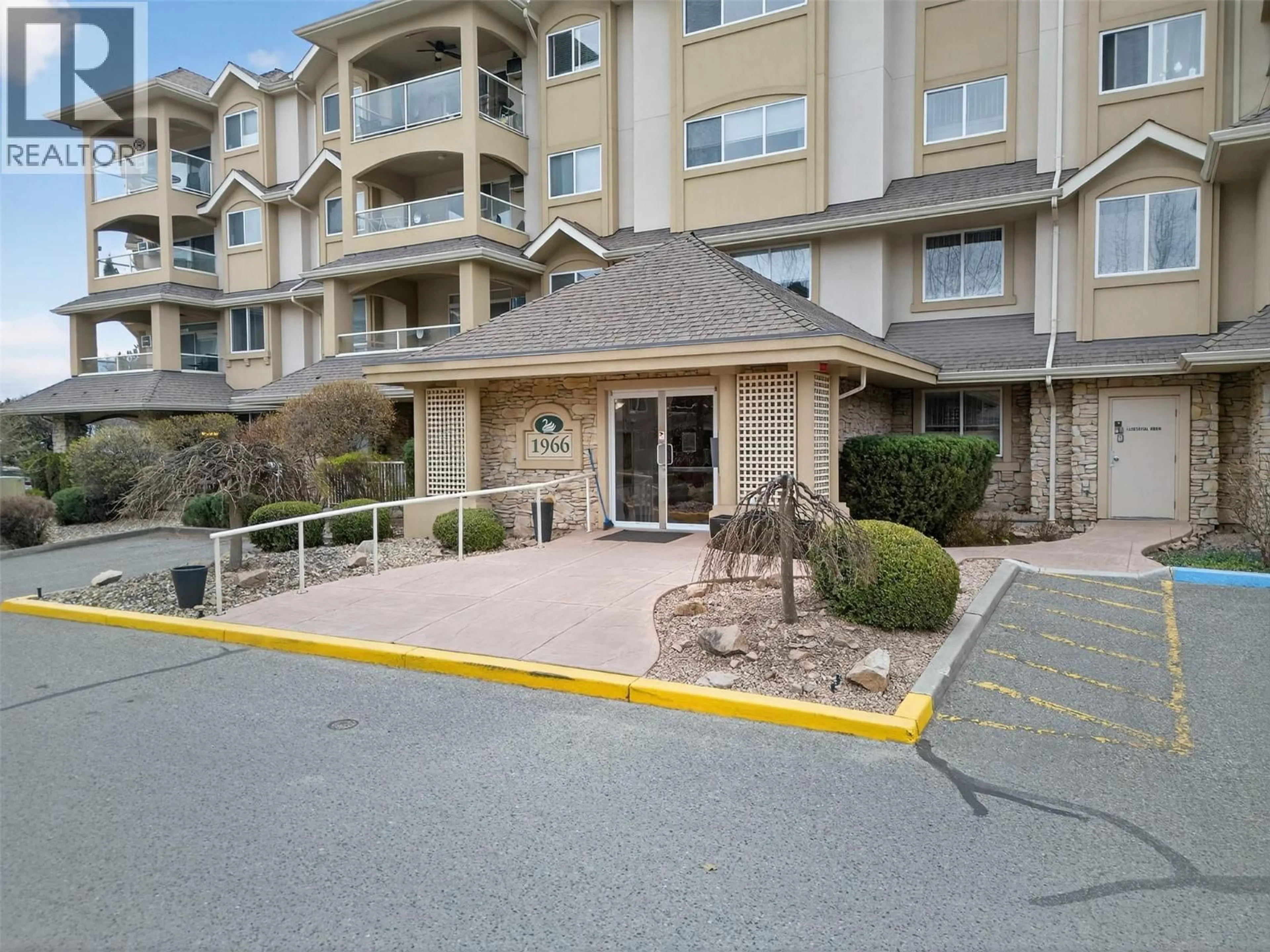 Patio, unknown for 213 - 1966 ENTERPRISE WAY, Kelowna British Columbia V1Y9S8