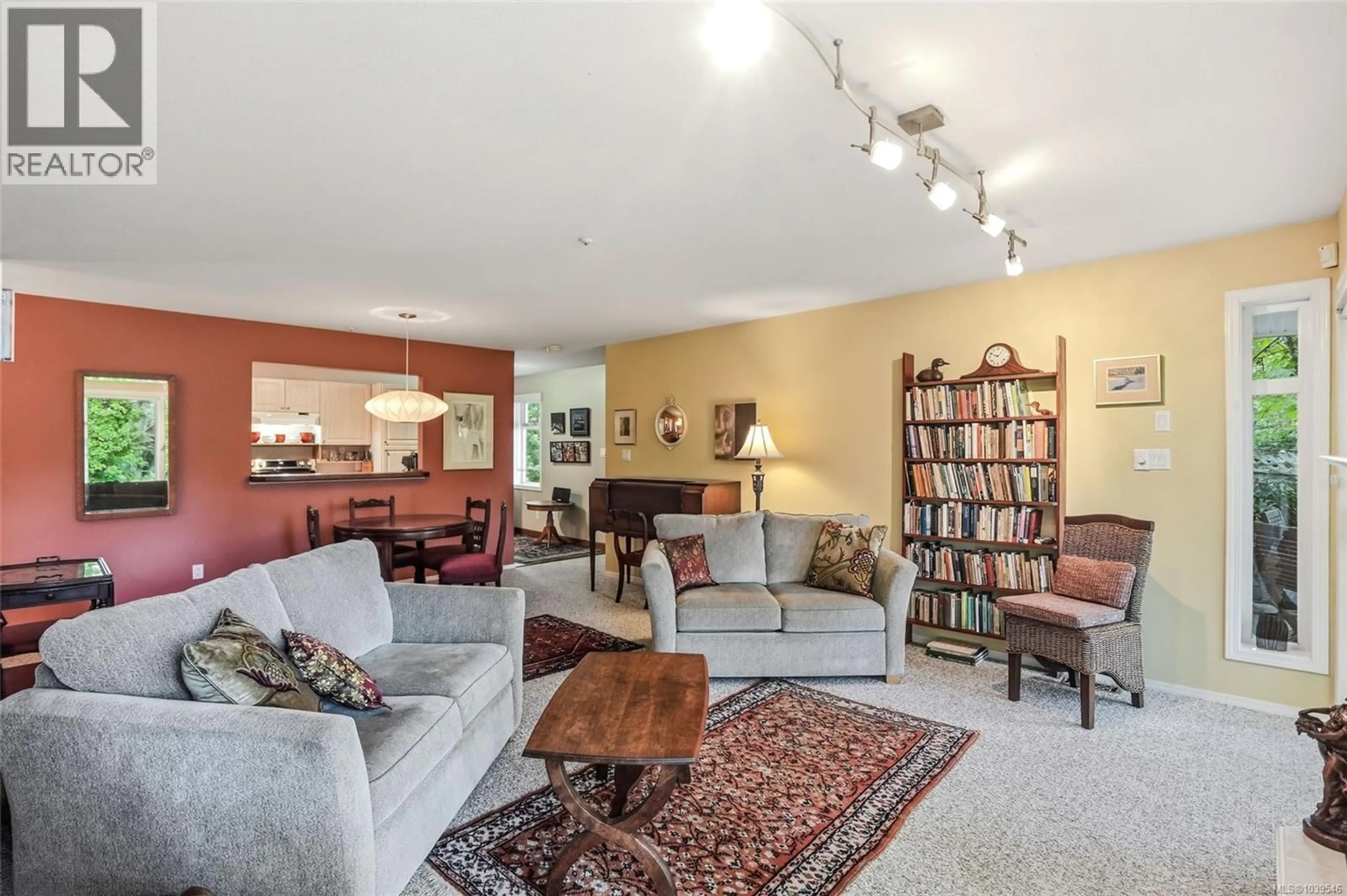 Living room with furniture, unknown for 16 - 571 BRADLEY STREET, Nanaimo British Columbia V9S3G3