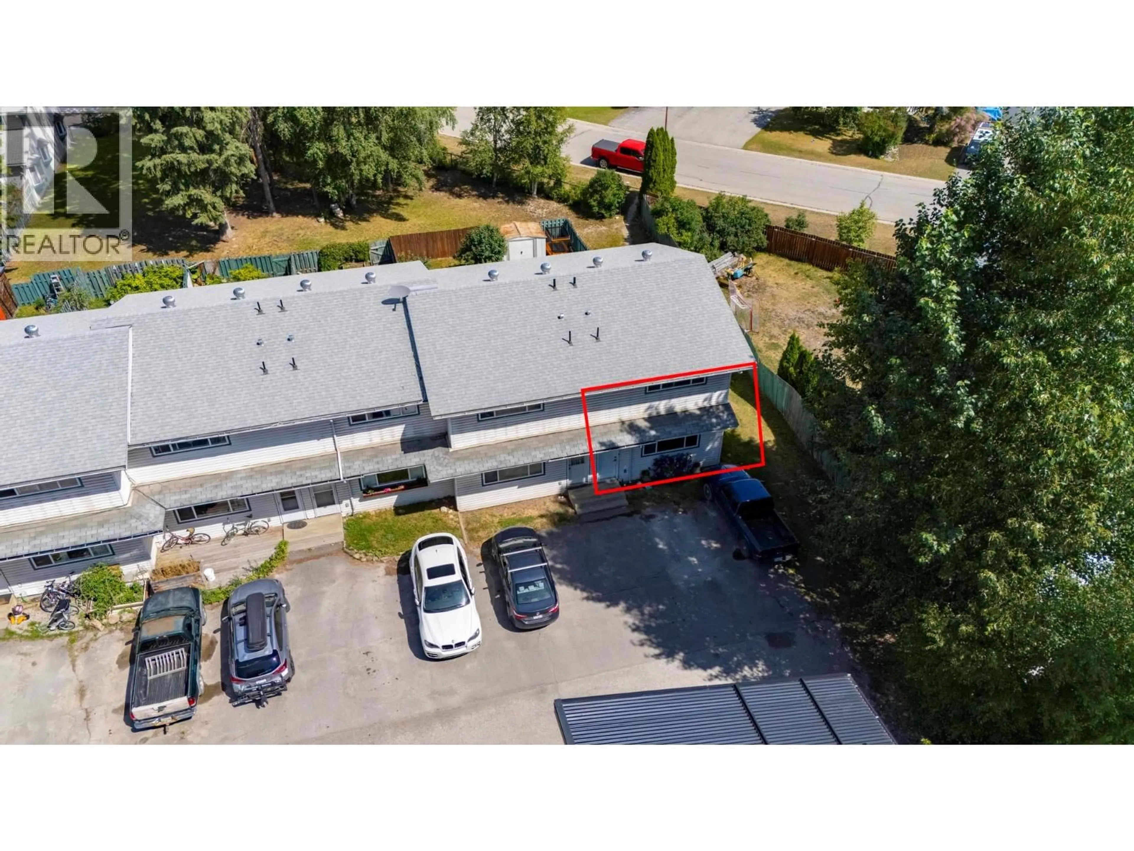 A pic from outside/outdoor area/front of a property/back of a property/a pic from drone, unknown for 18 - 400 5TH AVENUE, Golden British Columbia V0A1H0