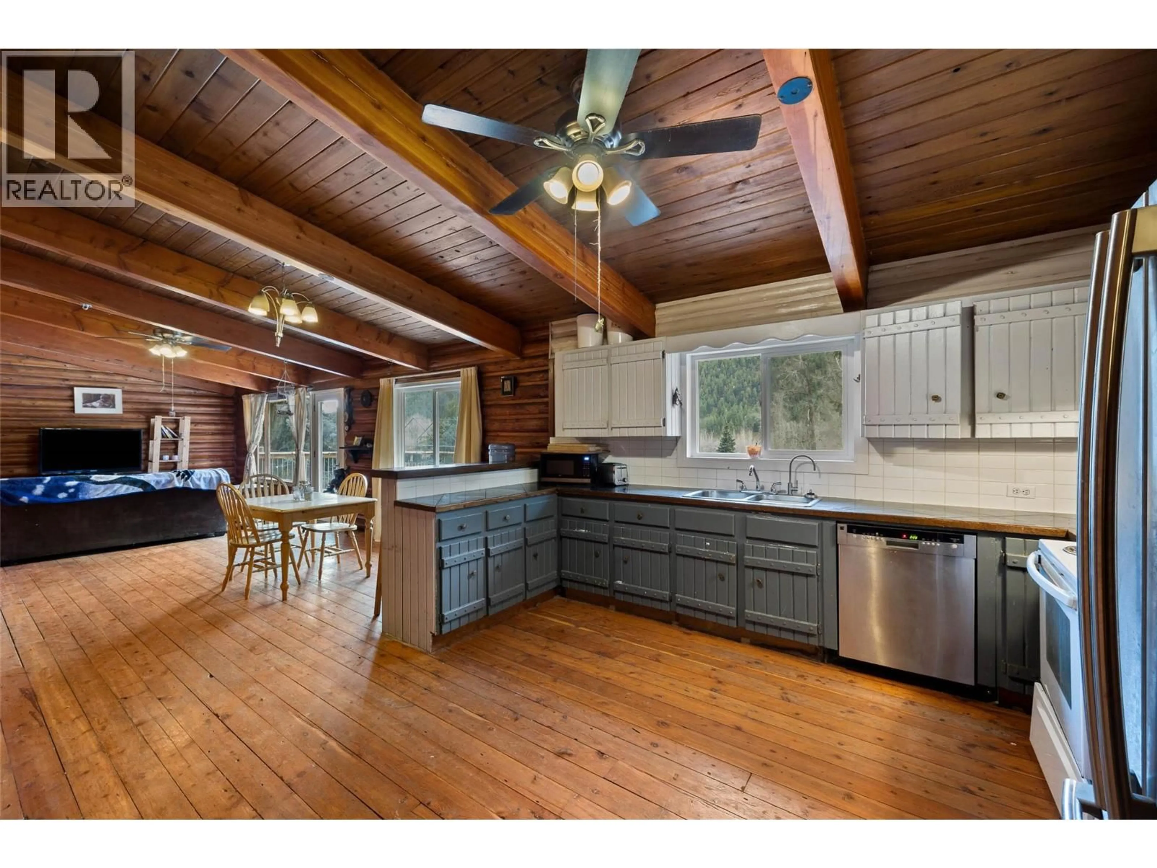 Open concept kitchen, wood/laminate floor for 9776 TRANQUILLE CRISS CRK ROAD, Kamloops British Columbia V2B3E8