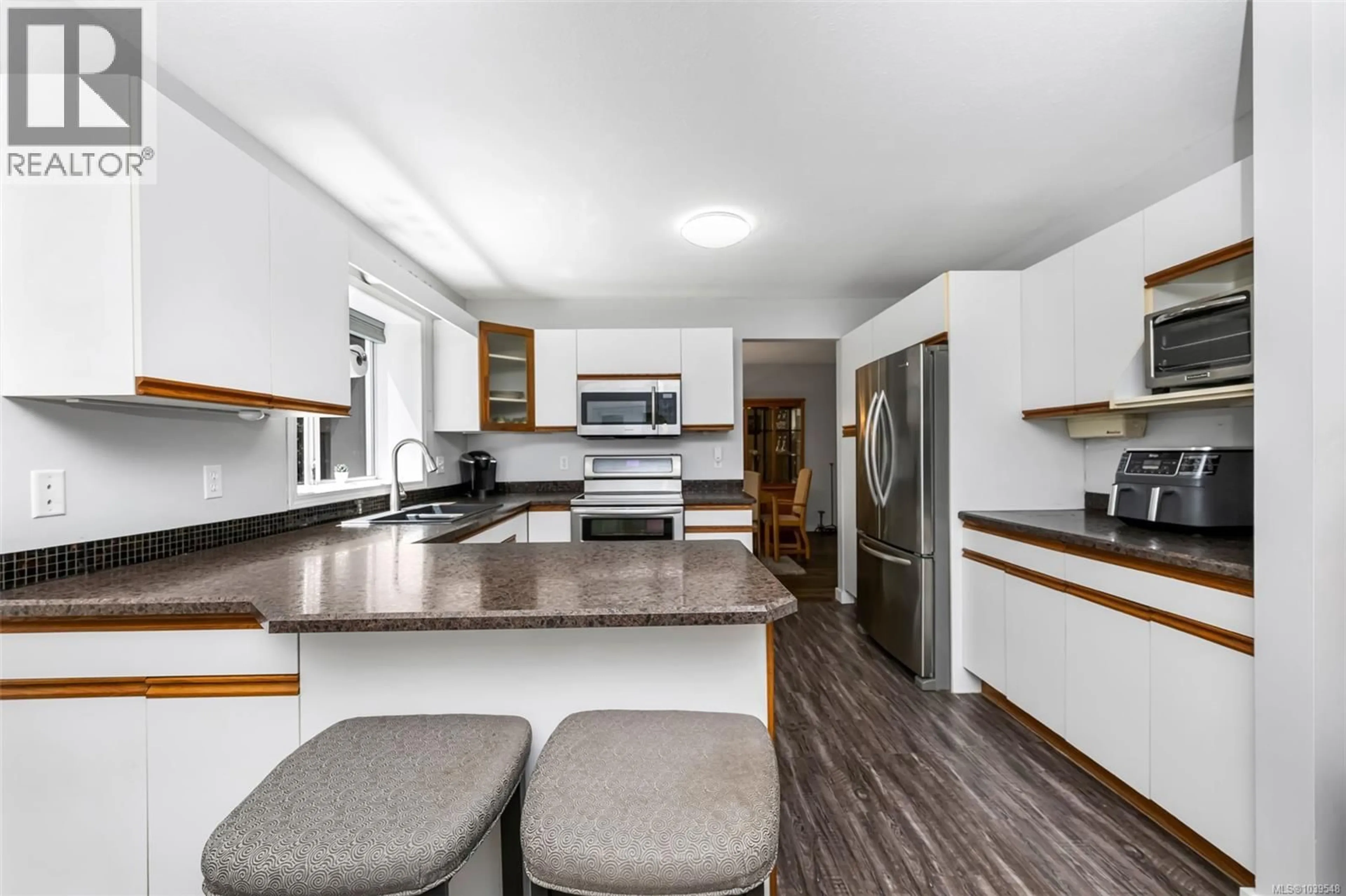 Open concept kitchen, unknown for 1628 JERSEY ROAD, Shawnigan Lake British Columbia V8H3A8