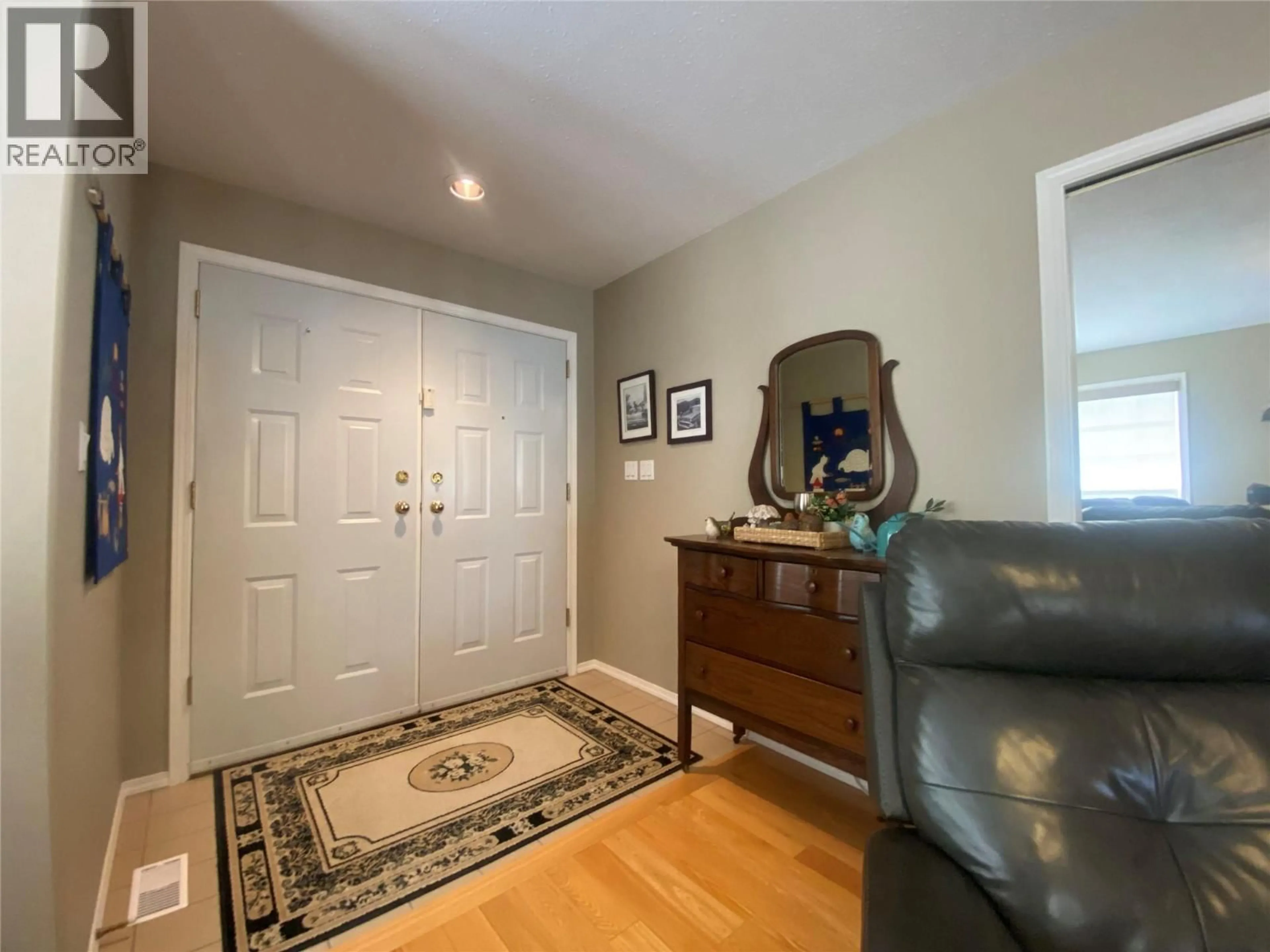 Indoor entryway for 765 JASPER AVENUE, Grand Forks British Columbia V0H1H4