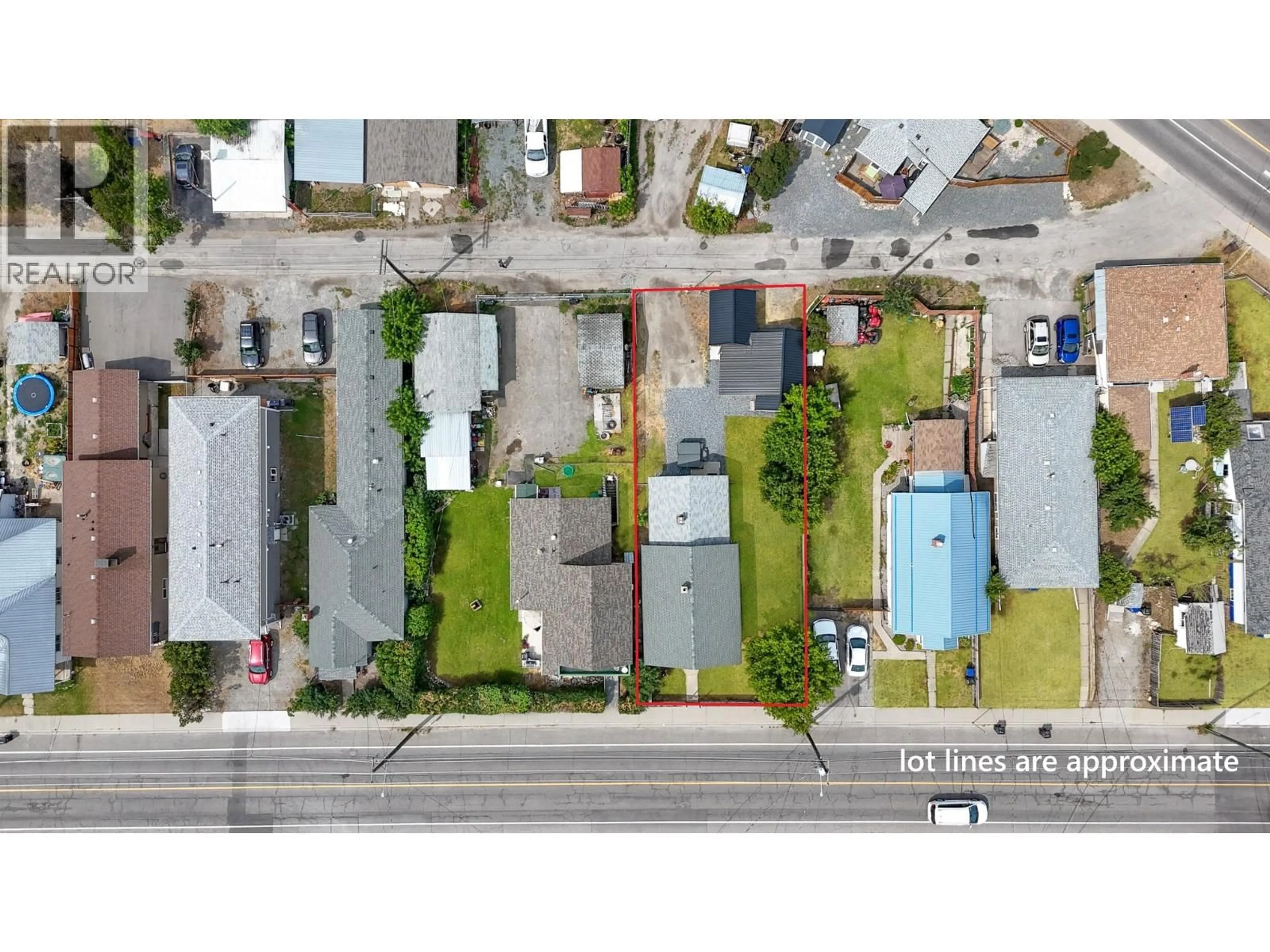 A pic from outside/outdoor area/front of a property/back of a property/a pic from drone, street for 225 14 AVENUE NORTH, Cranbrook British Columbia V1C3W3