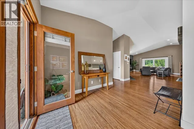 5210 RIVERSIDE DRIVE, Fairmont Hot Springs 4