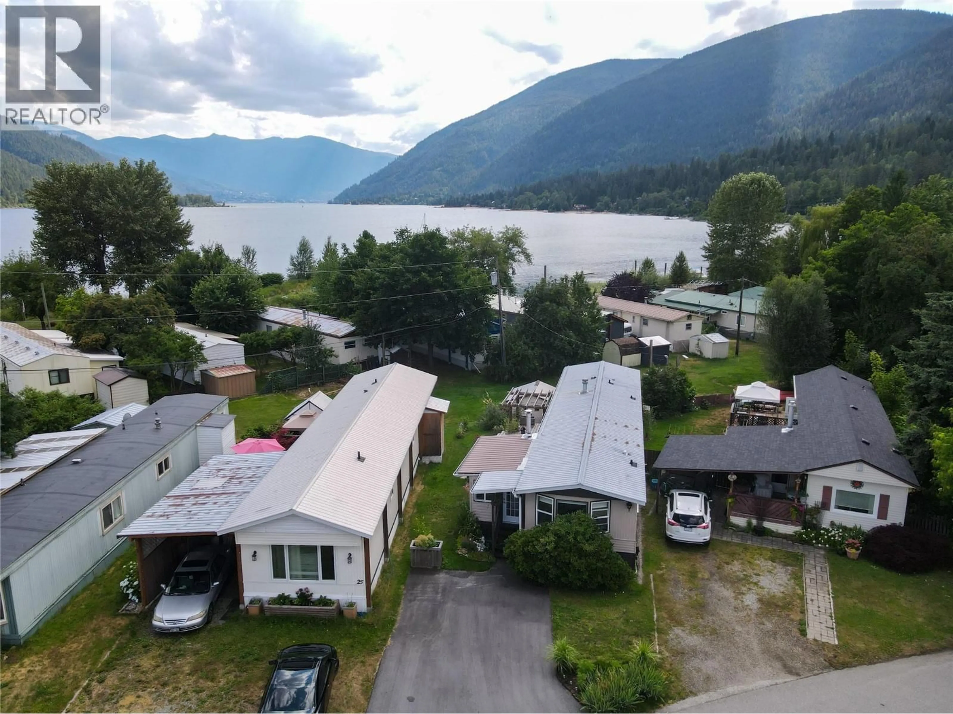 A pic from outside/outdoor area/front of a property/back of a property/a pic from drone, mountain view for 26 - 2714 LOWER 6 MILE ROAD, Nelson British Columbia V1L6L4