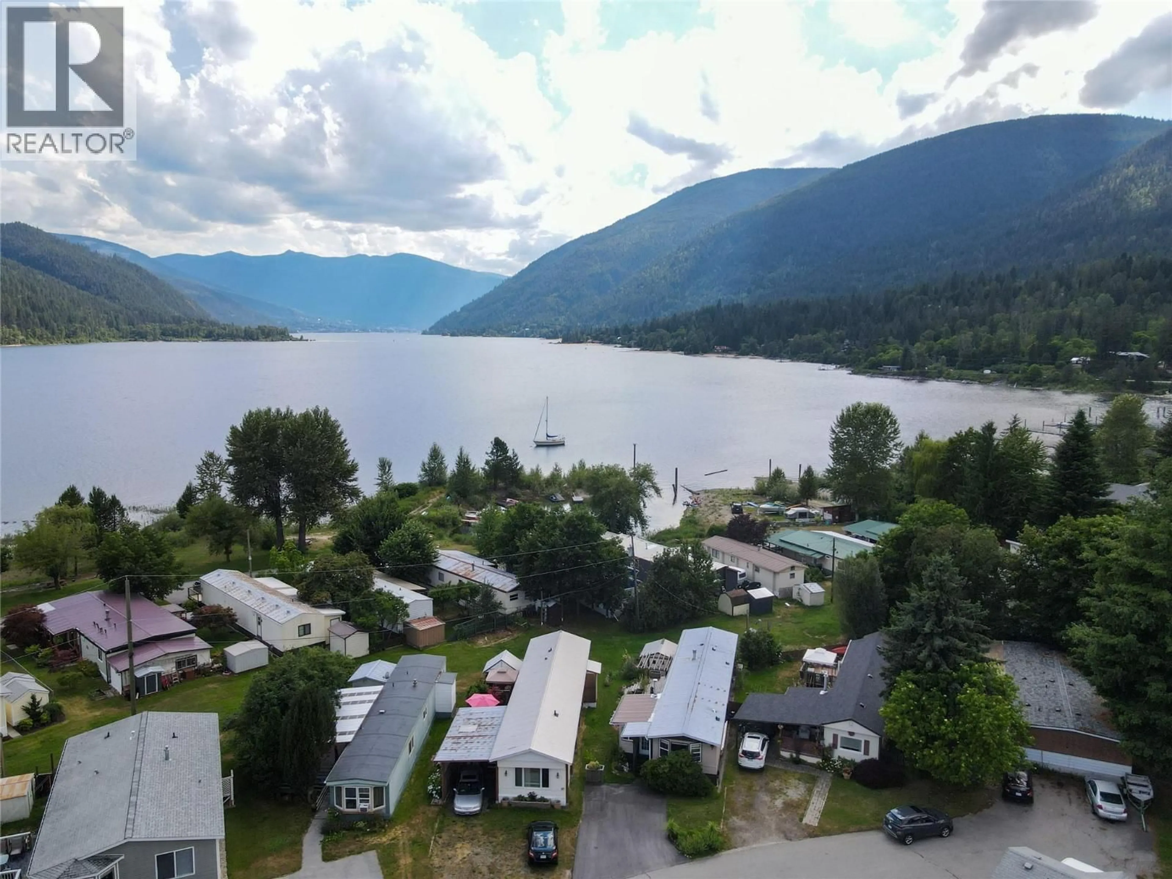 A pic from outside/outdoor area/front of a property/back of a property/a pic from drone, water/lake/river/ocean view for 26 - 2714 LOWER 6 MILE ROAD, Nelson British Columbia V1L6L4