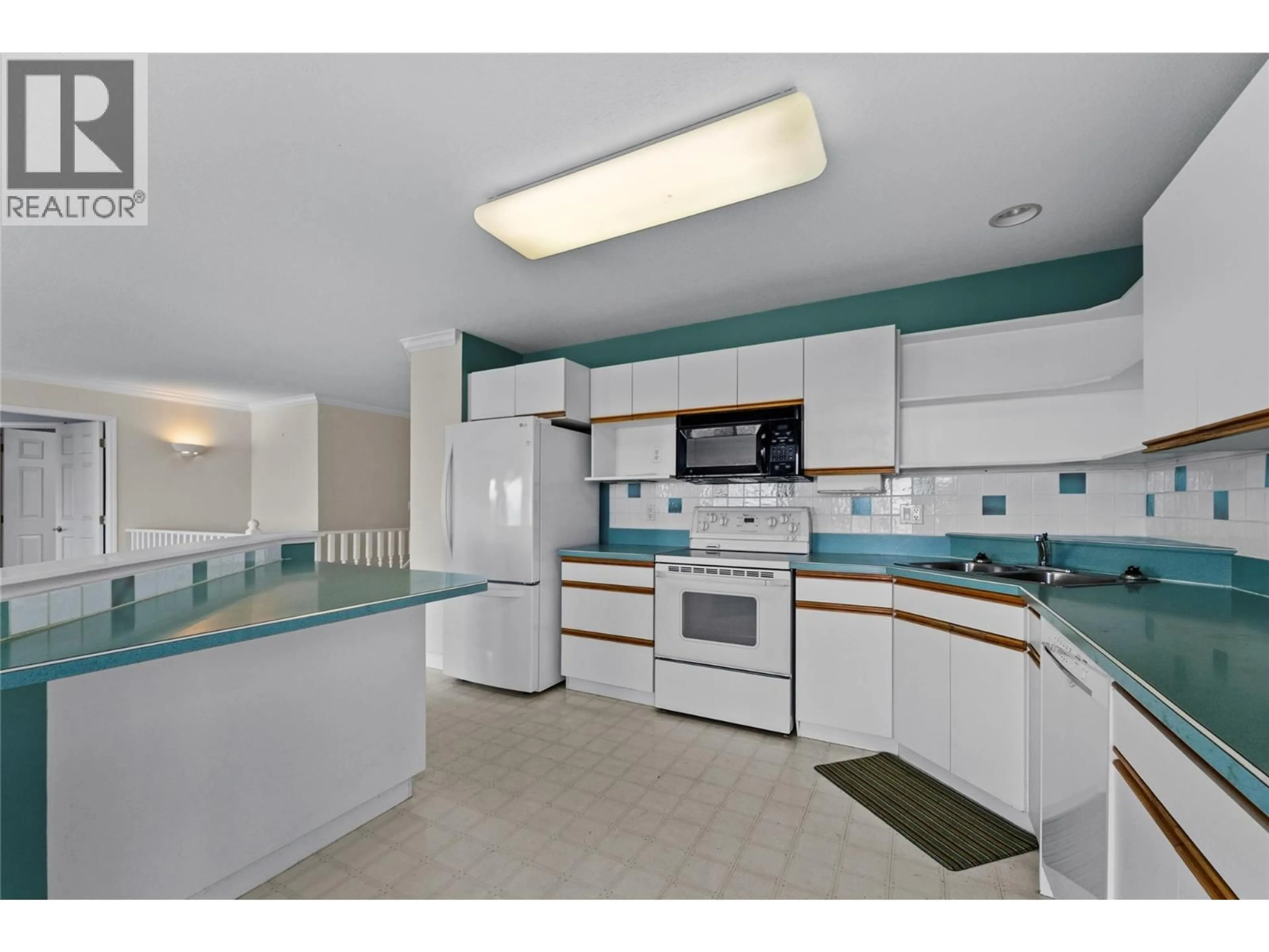 Standard kitchen, ceramic/tile floor for 88 - 2022 PACIFIC WAY, Kamloops British Columbia V1S1T1