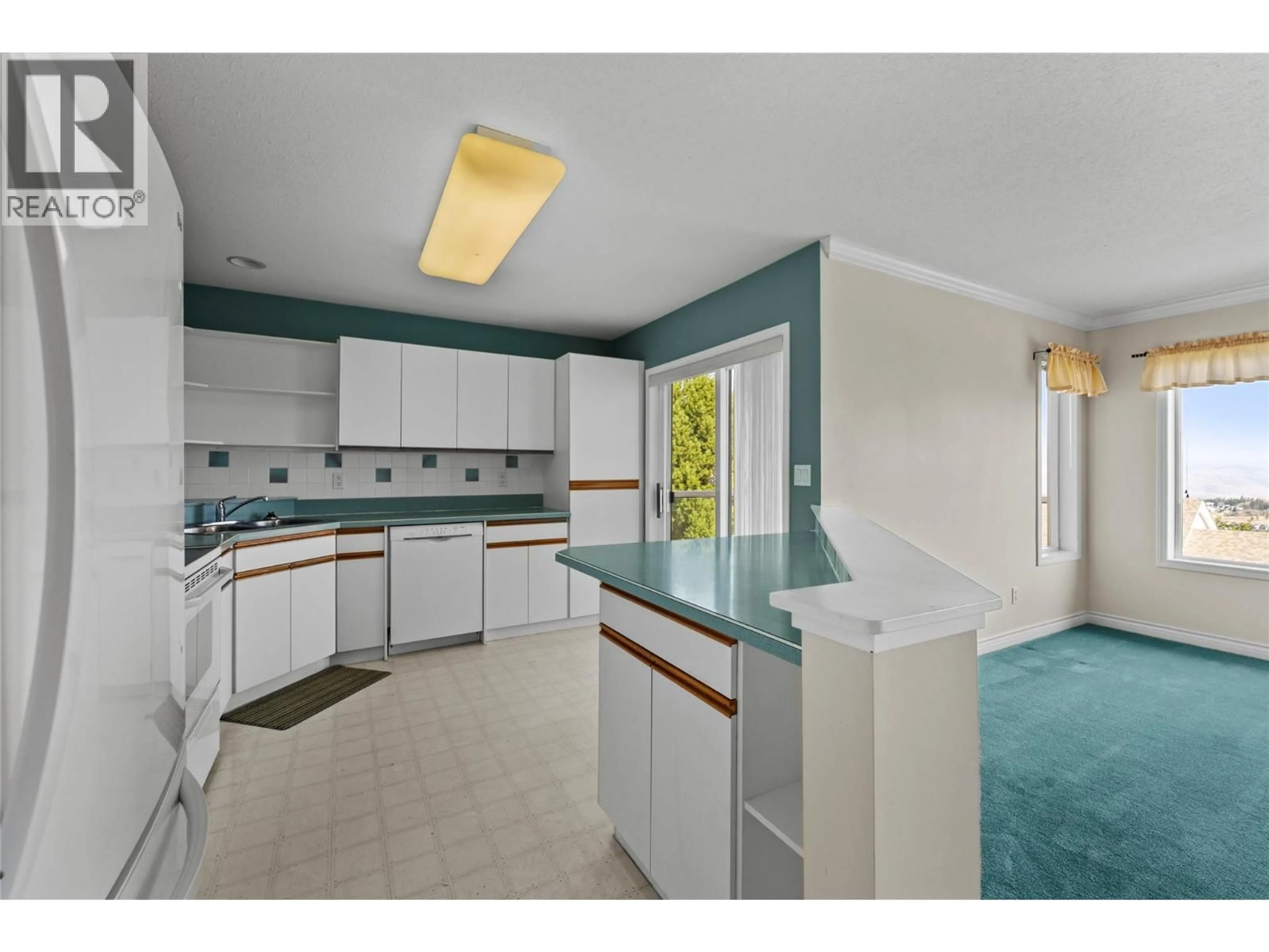 Standard kitchen, ceramic/tile floor for 88 - 2022 PACIFIC WAY, Kamloops British Columbia V1S1T1