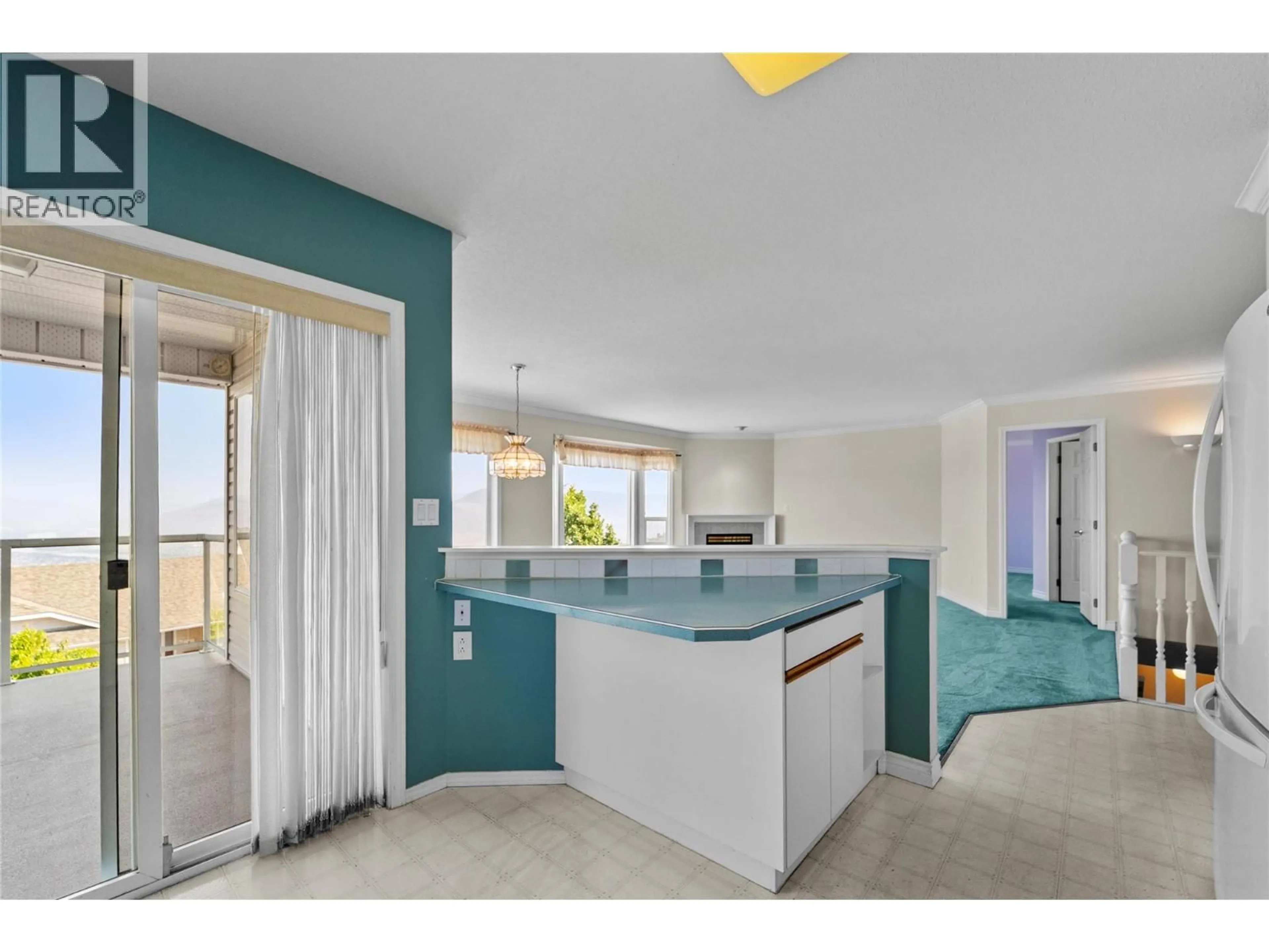 Open concept kitchen, unknown for 88 - 2022 PACIFIC WAY, Kamloops British Columbia V1S1T1
