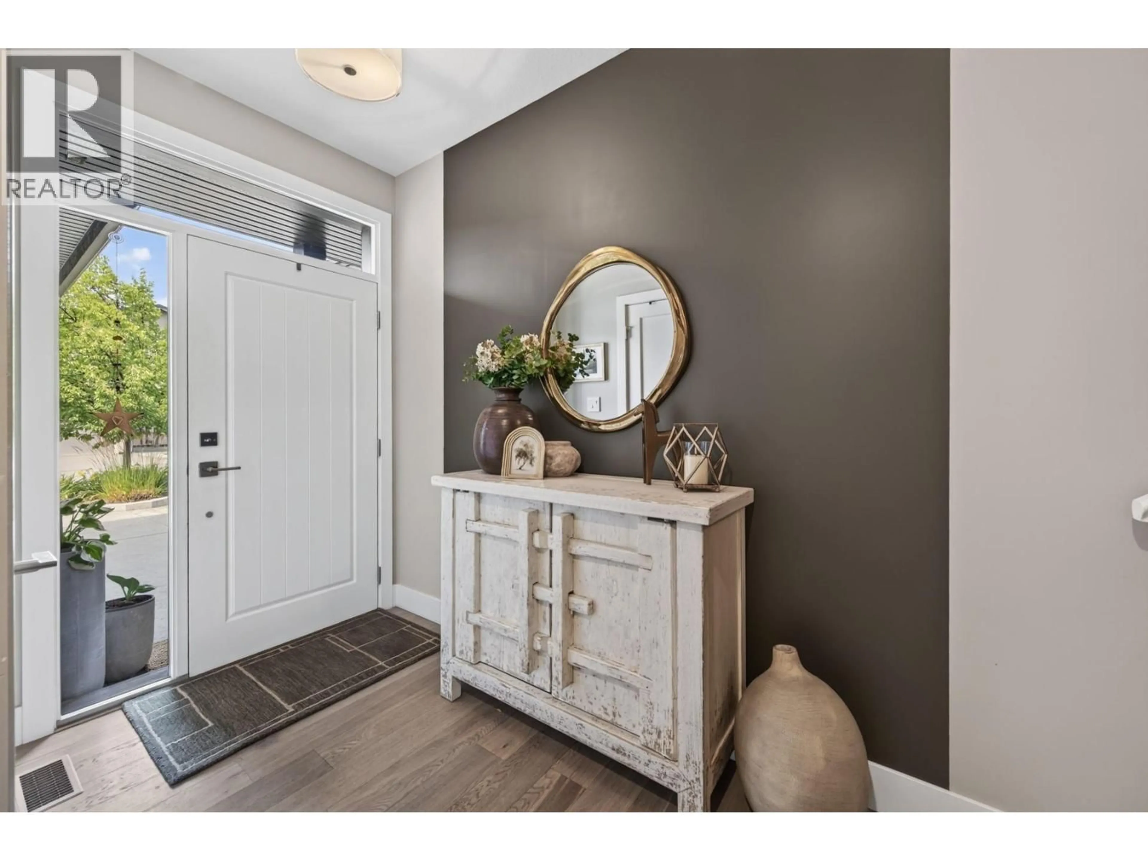Indoor entryway for 101 - 580 SEDONA DRIVE, Kamloops British Columbia V2E1H6