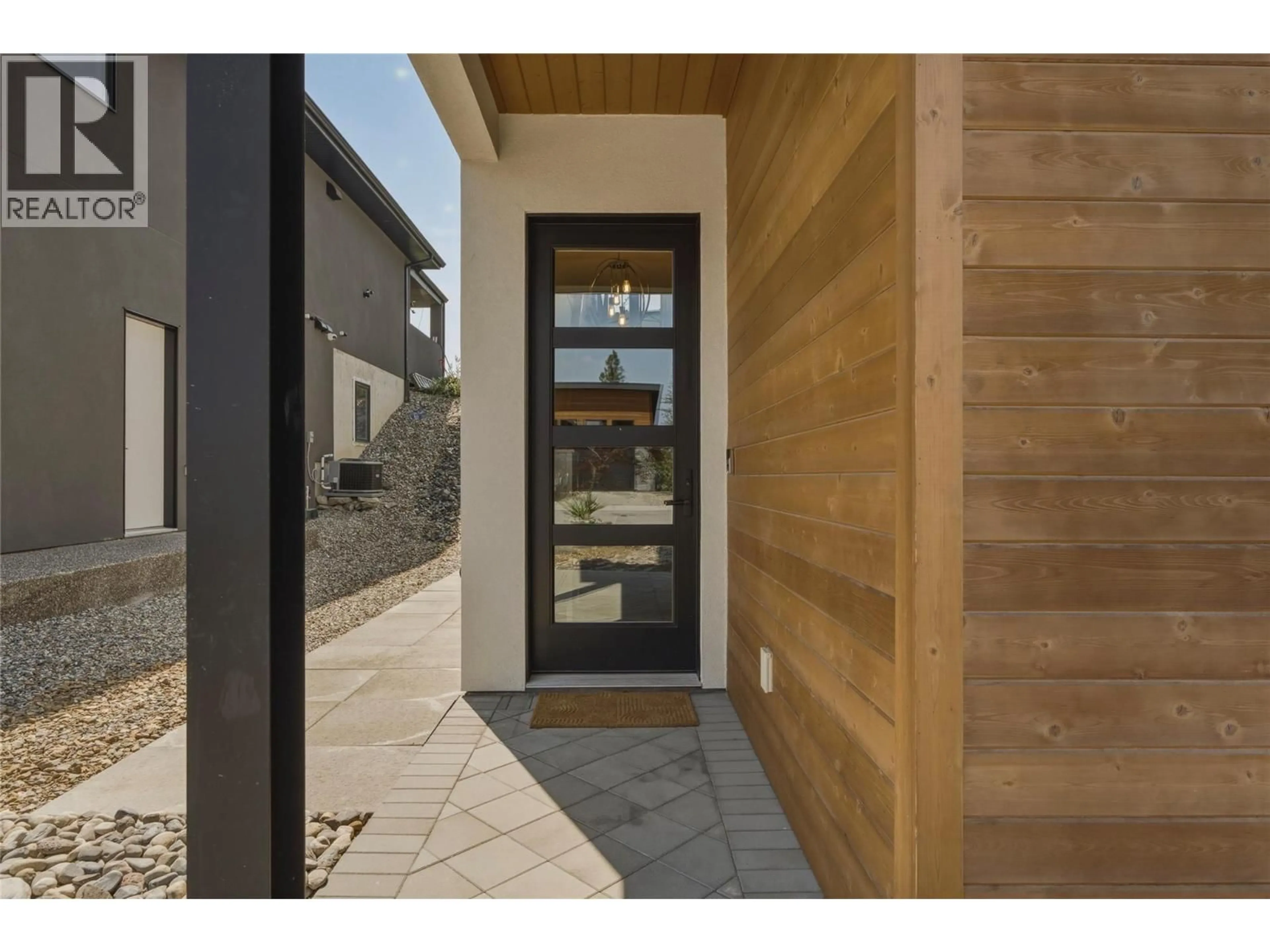 Indoor entryway for 10282 LONG ROAD, Lake Country British Columbia V4V0A9