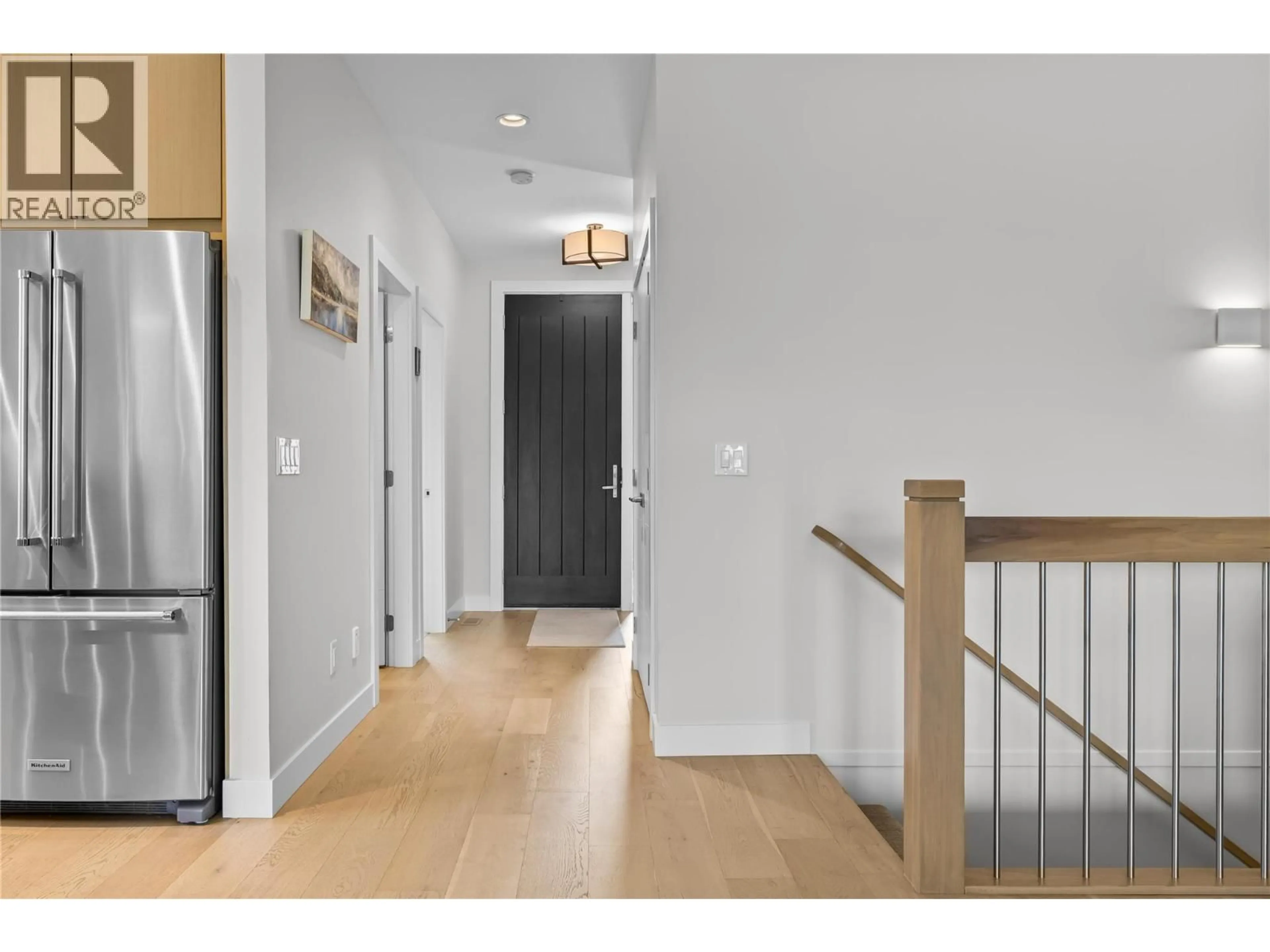 Indoor entryway for 6 - 1349 ROCKY POINT DRIVE, Kelowna British Columbia V1V0B5