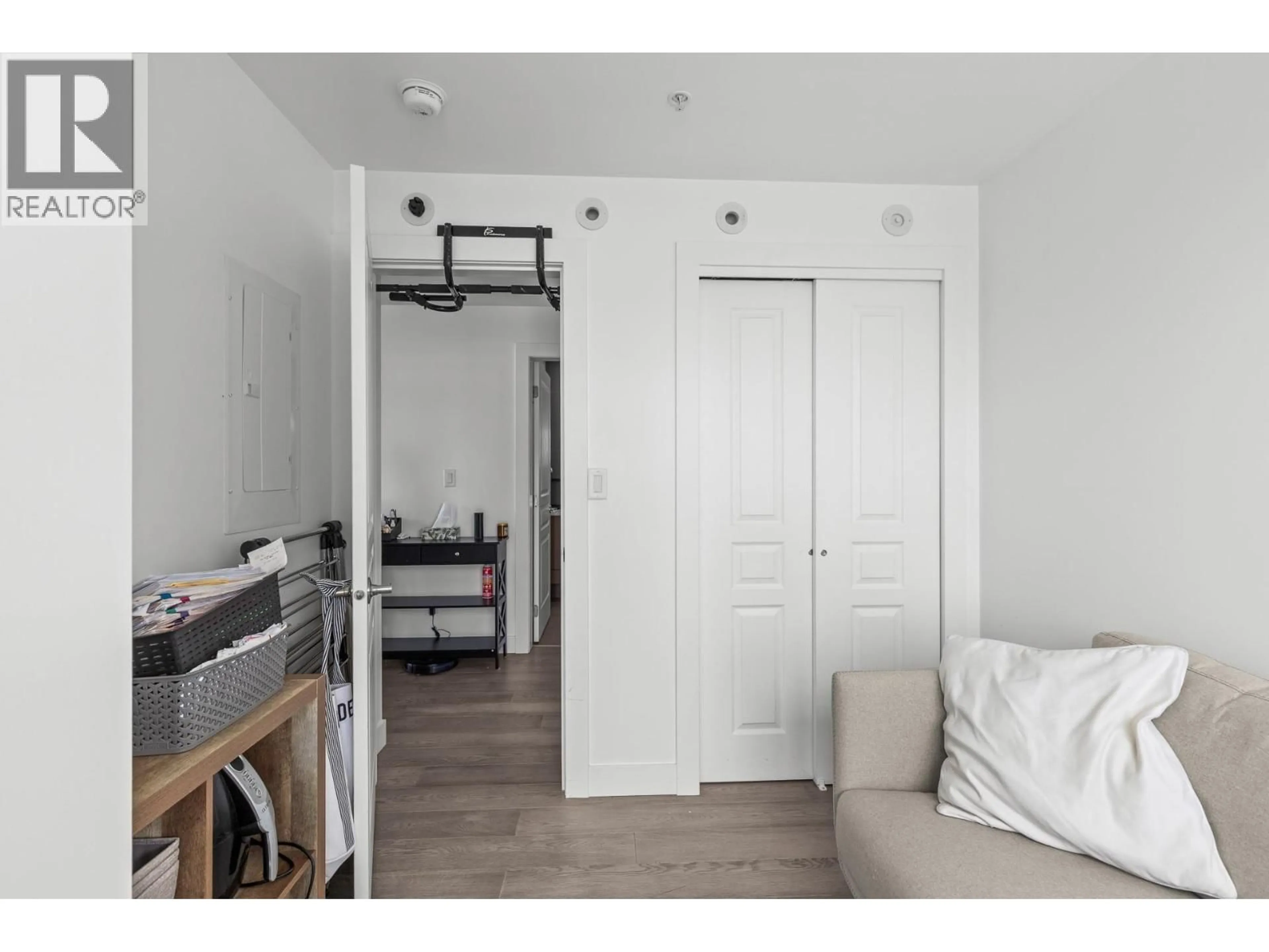 Unknown for 405 - 1151 SUNSET DRIVE, Kelowna British Columbia V1Y0G2