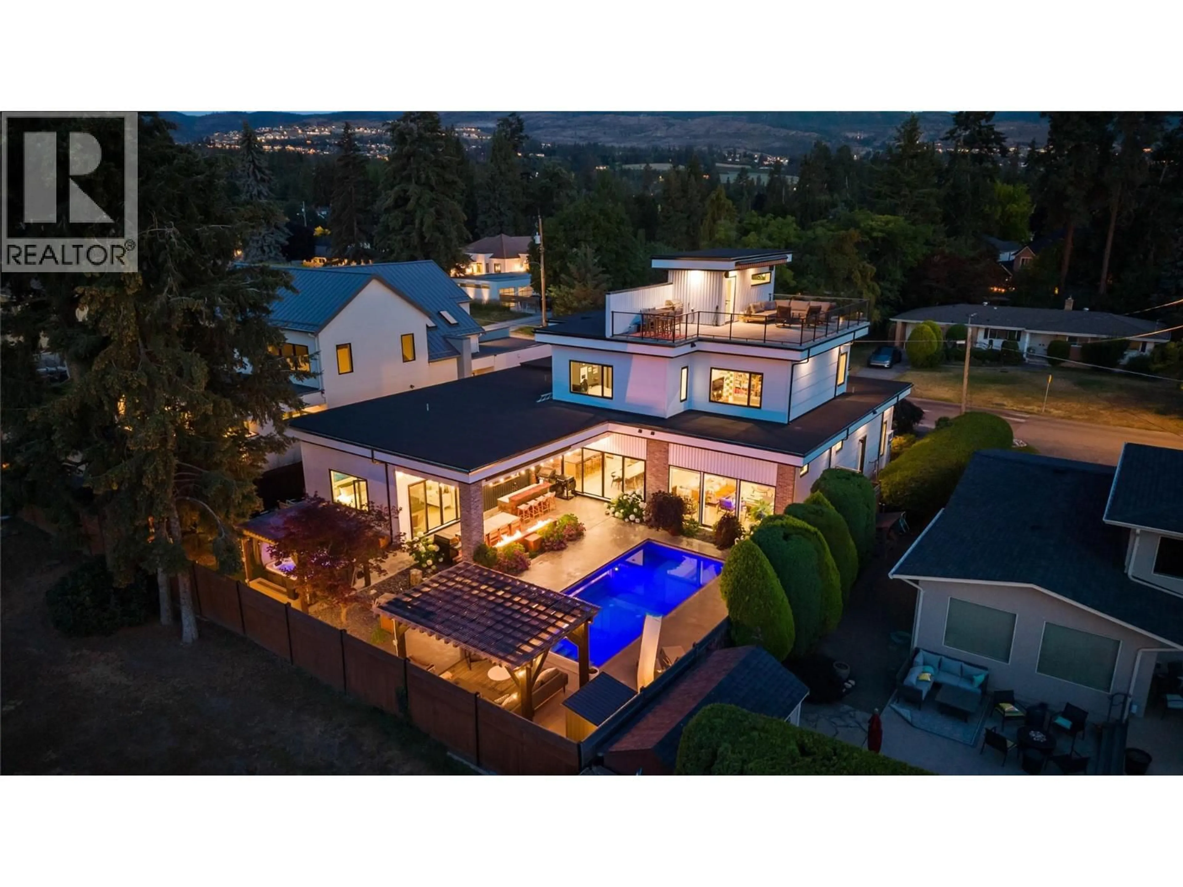 A pic from outside/outdoor area/front of a property/back of a property/a pic from drone, unknown for 452 KNOWLES ROAD, Kelowna British Columbia V1W1H3
