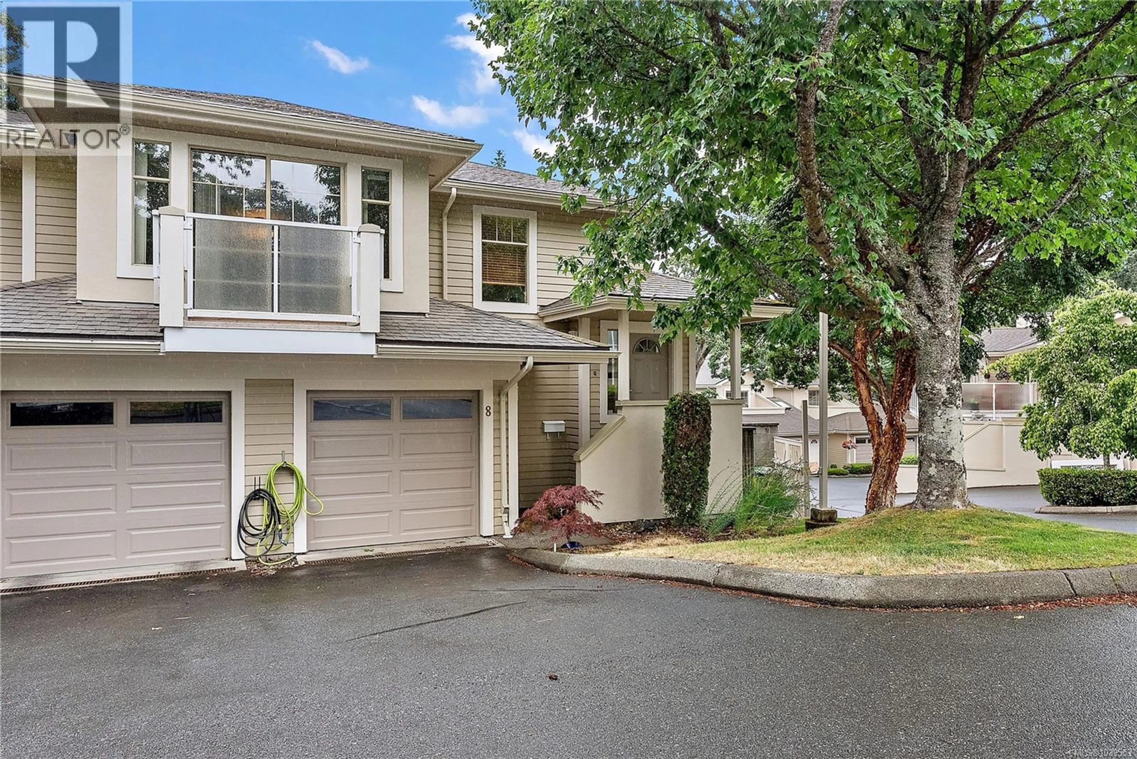 Home with vinyl exterior material, street for 8 - 850 PARKLANDS DRIVE, Esquimalt British Columbia V9A7L9