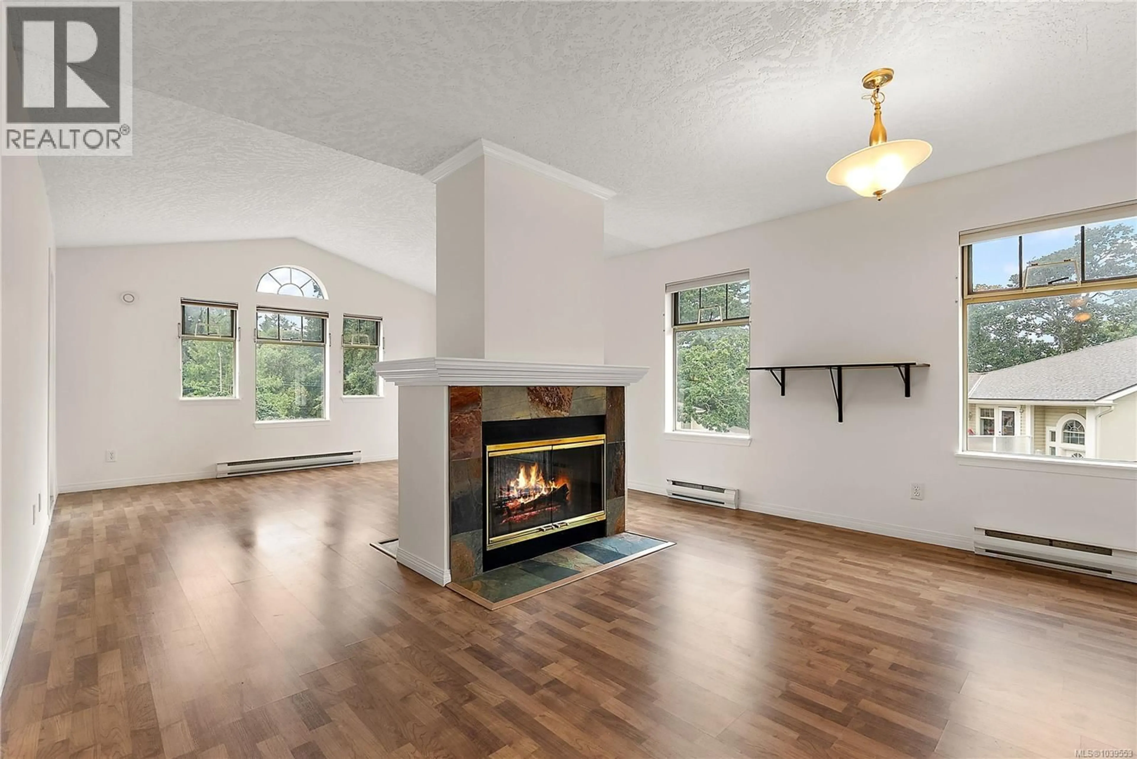 Unknown for 8 - 850 PARKLANDS DRIVE, Esquimalt British Columbia V9A7L9