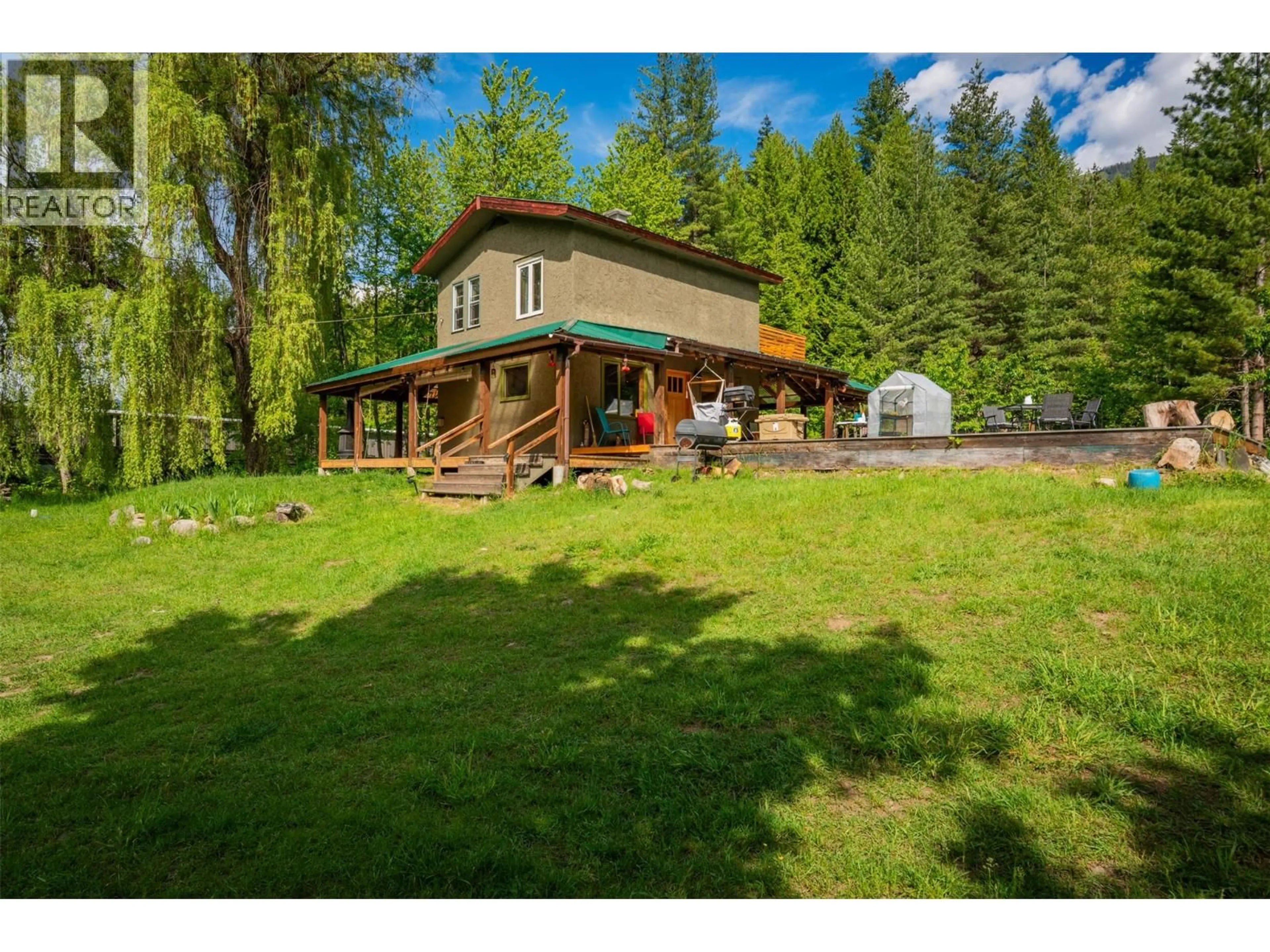 A pic from outside/outdoor area/front of a property/back of a property/a pic from drone, unknown for 7010 PERRYS CEMETERY ROAD, Winlaw British Columbia V0G2J0