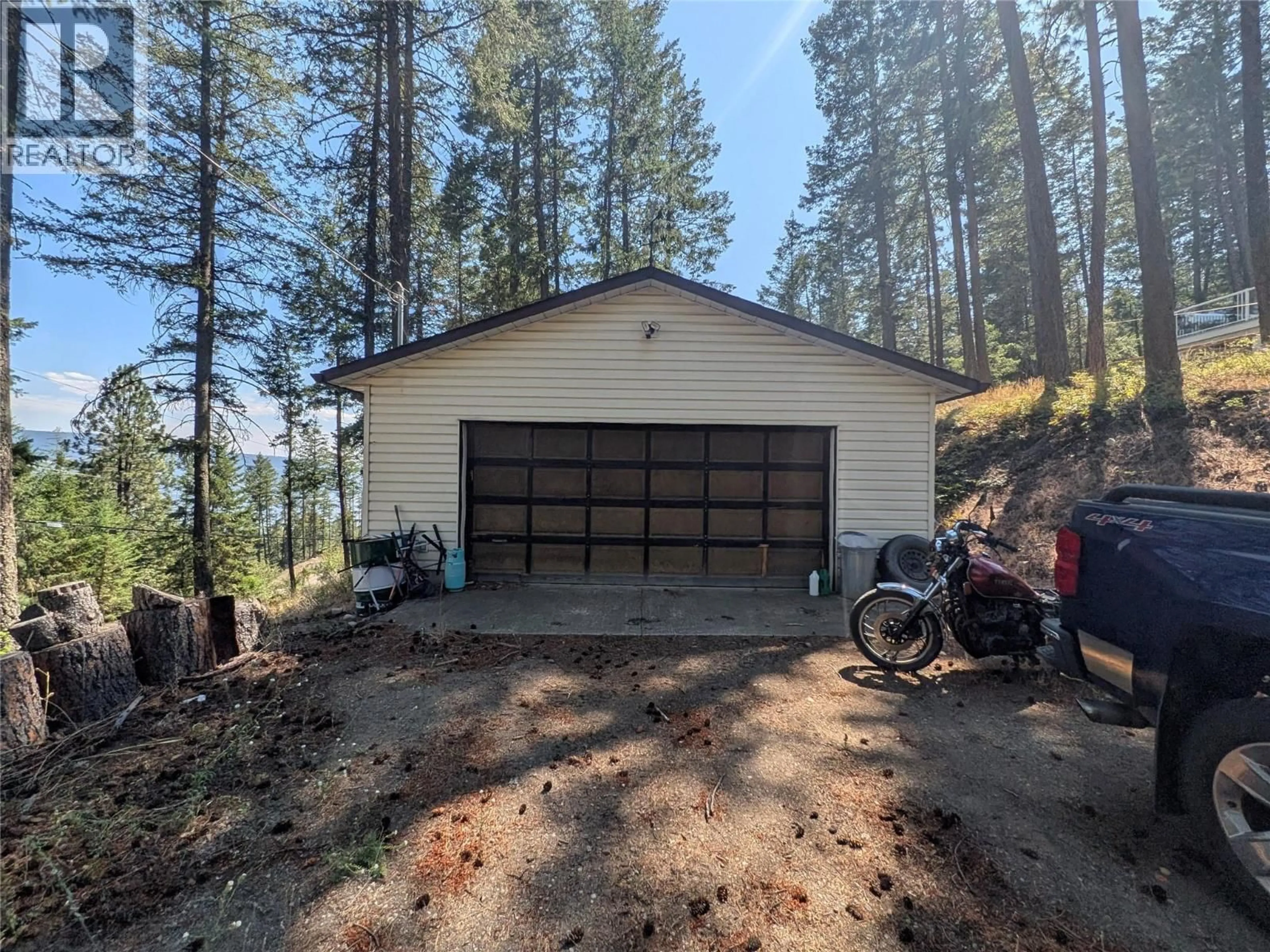 Indoor garage for 9456 HOUGHTON ROAD, Vernon British Columbia V1H2C9