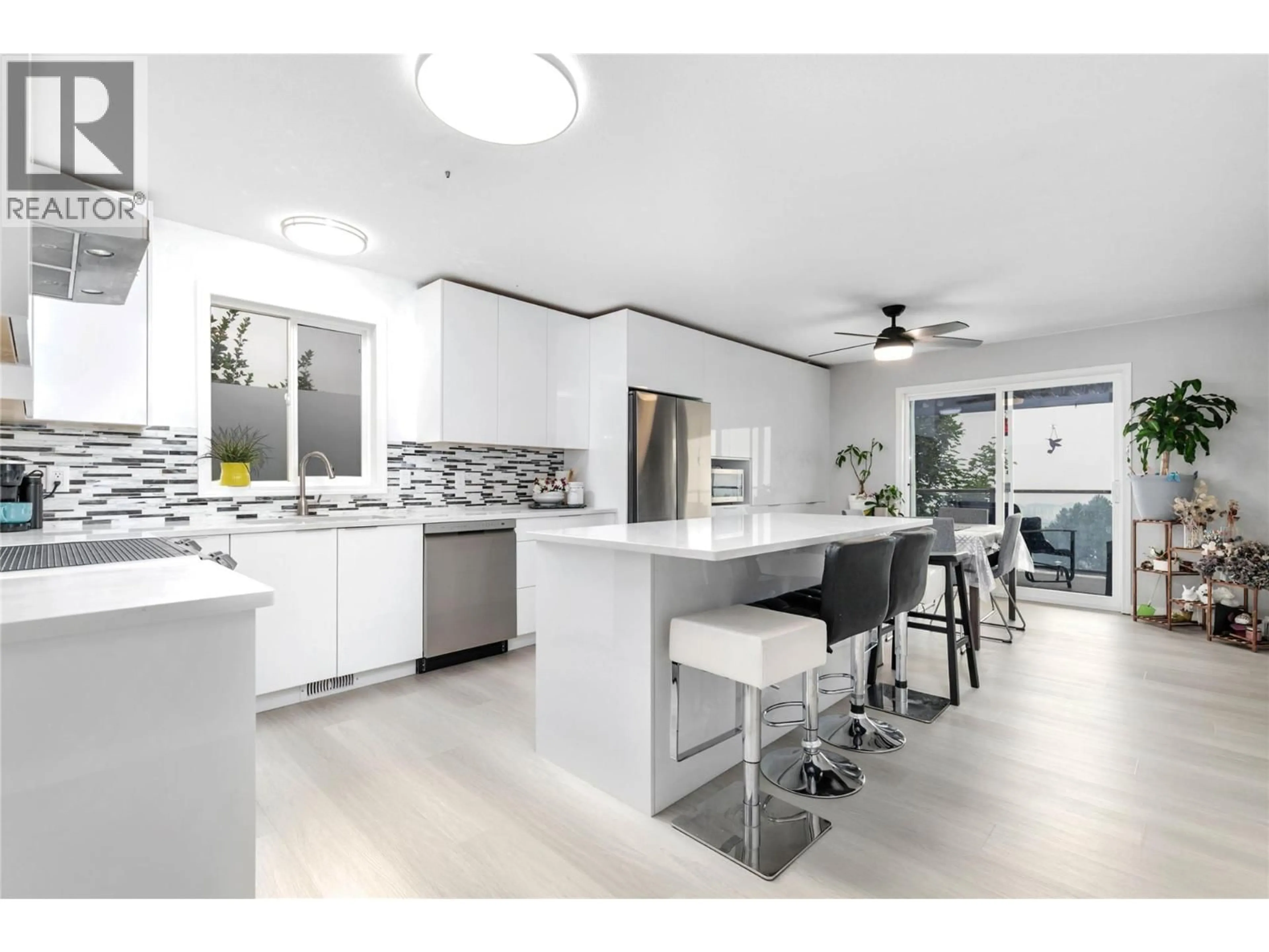 Open concept kitchen, ceramic/tile floor for 331 - 2440 OLD OKANAGAN HIGHWAY, West Kelowna British Columbia V4T1X6
