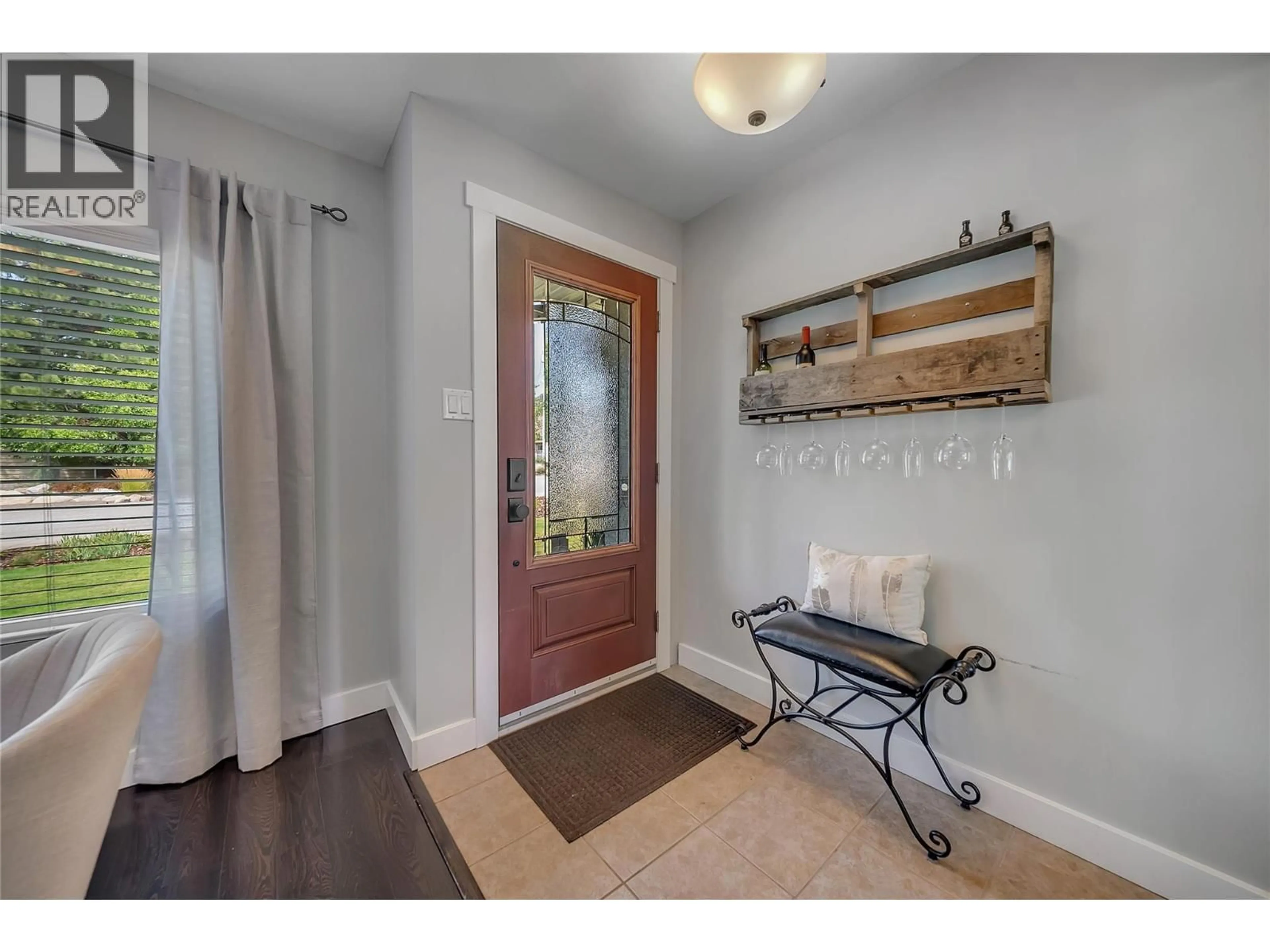 Indoor entryway for 1366 RIDGEDALE AVENUE, Penticton British Columbia V2A2S2