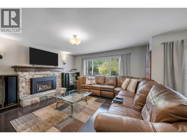 1366 RIDGEDALE AVENUE, Penticton 5