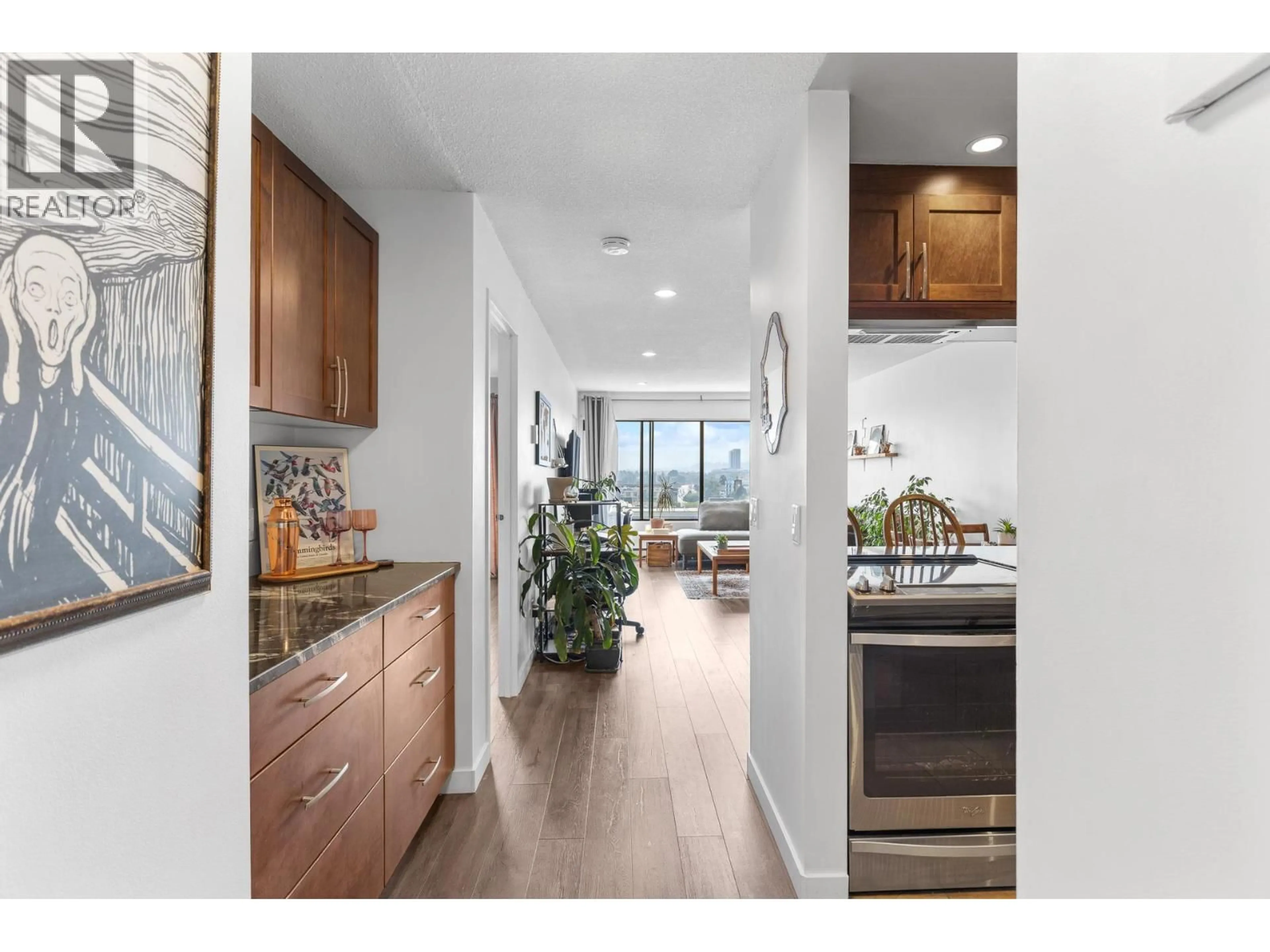 Open concept kitchen, unknown for 1205 - 737 LEON AVENUE, Kelowna British Columbia V1Y8L6